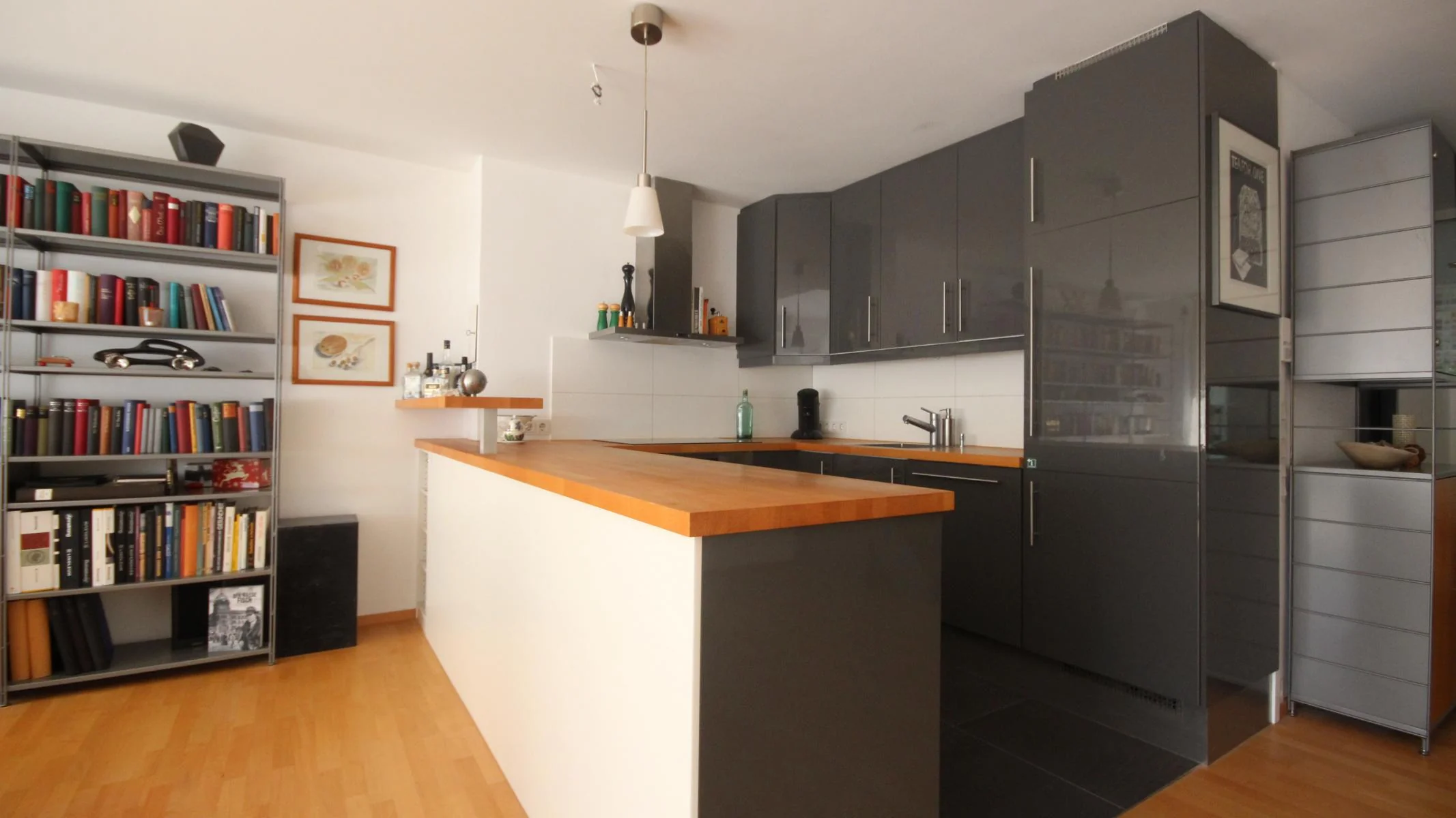 KA-Durlach-Guggelensberg / einzigartige und hochwertige 3,5-Zimmer-Maisonette-Wohnung mit Süd-West-Balkon und KFZ-Stellplatz in naturnaher Lage