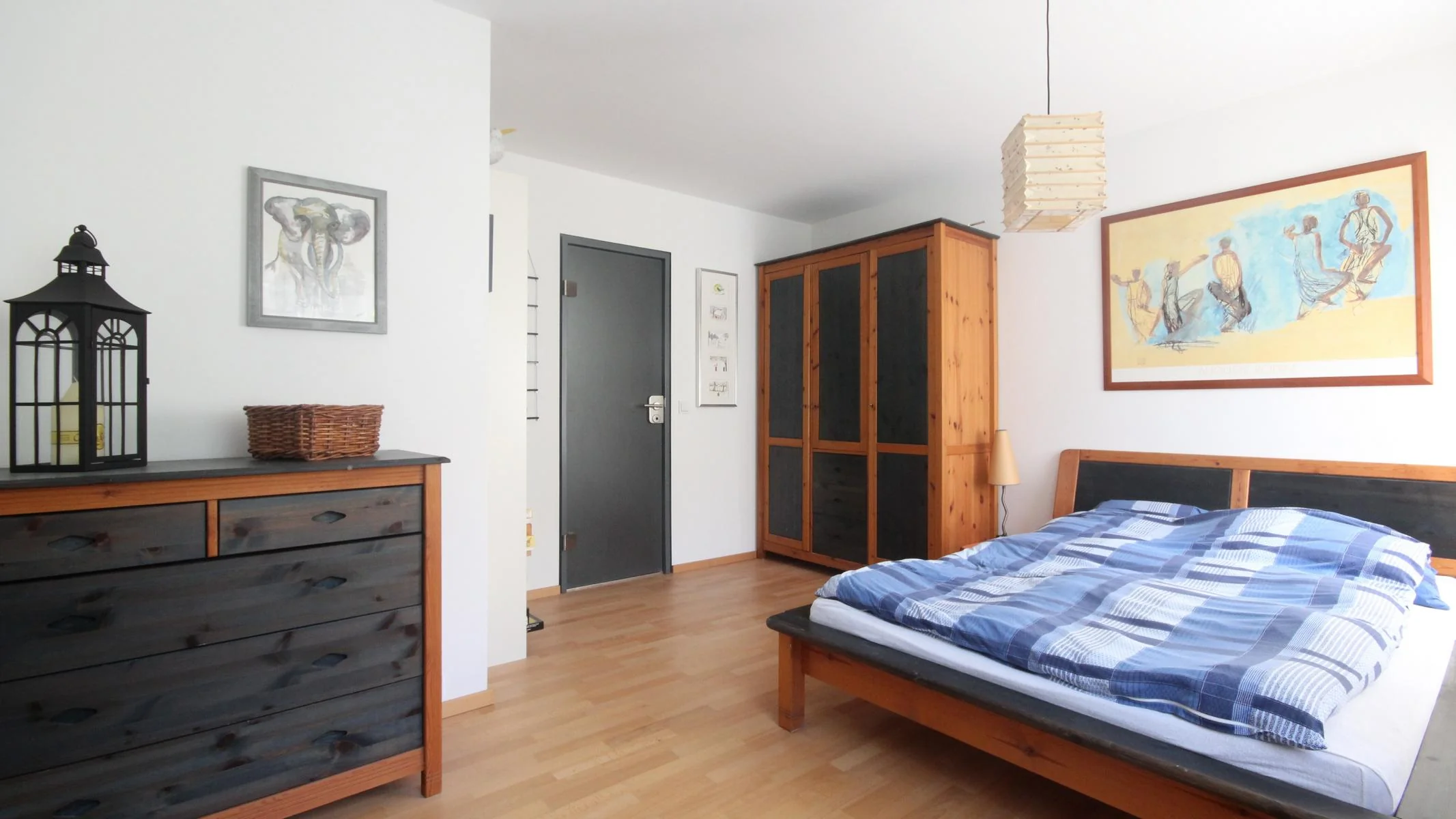 KA-Durlach-Guggelensberg / einzigartige und hochwertige 3,5-Zimmer-Maisonette-Wohnung mit Süd-West-Balkon und KFZ-Stellplatz in naturnaher Lage