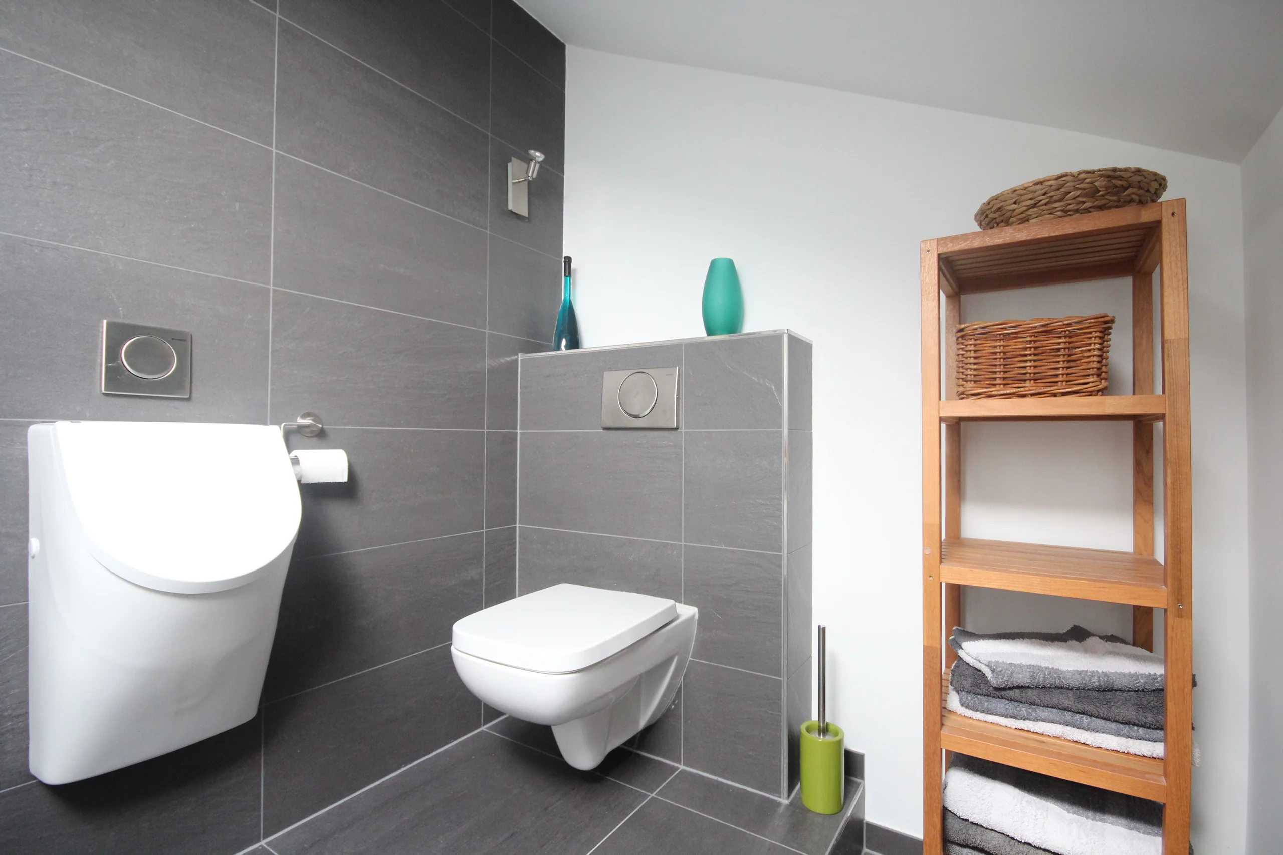 KA-Durlach-Guggelensberg / einzigartige und hochwertige 3,5-Zimmer-Maisonette-Wohnung mit Süd-West-Balkon und KFZ-Stellplatz in naturnaher Lage