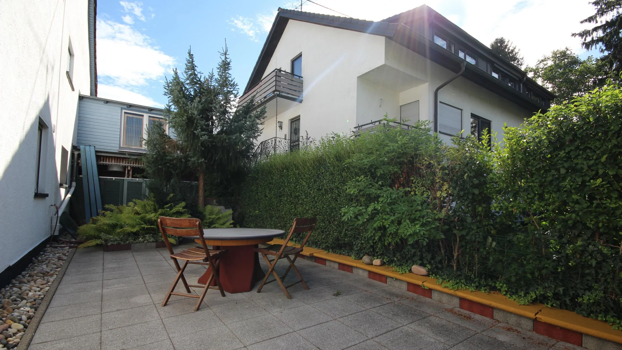 KA-Grötzingen / großzügiges Einfamilienhaus auf weitläufigem und liebevoll gestaltetem Grundstück in ruhiger Sackgassenwohnlage