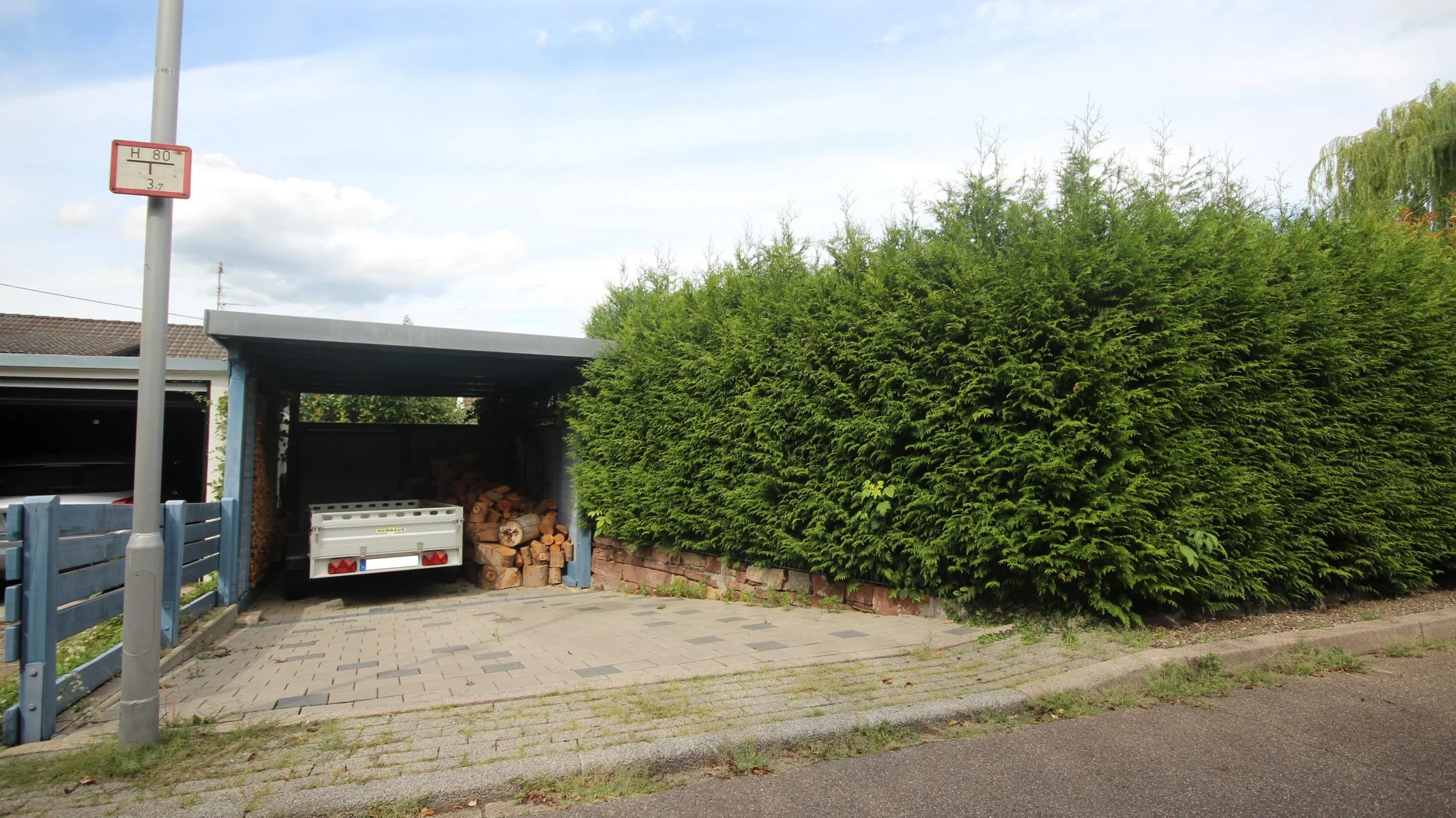 KA-Grötzingen / großzügiges Einfamilienhaus auf weitläufigem und liebevoll gestaltetem Grundstück in ruhiger Sackgassenwohnlage