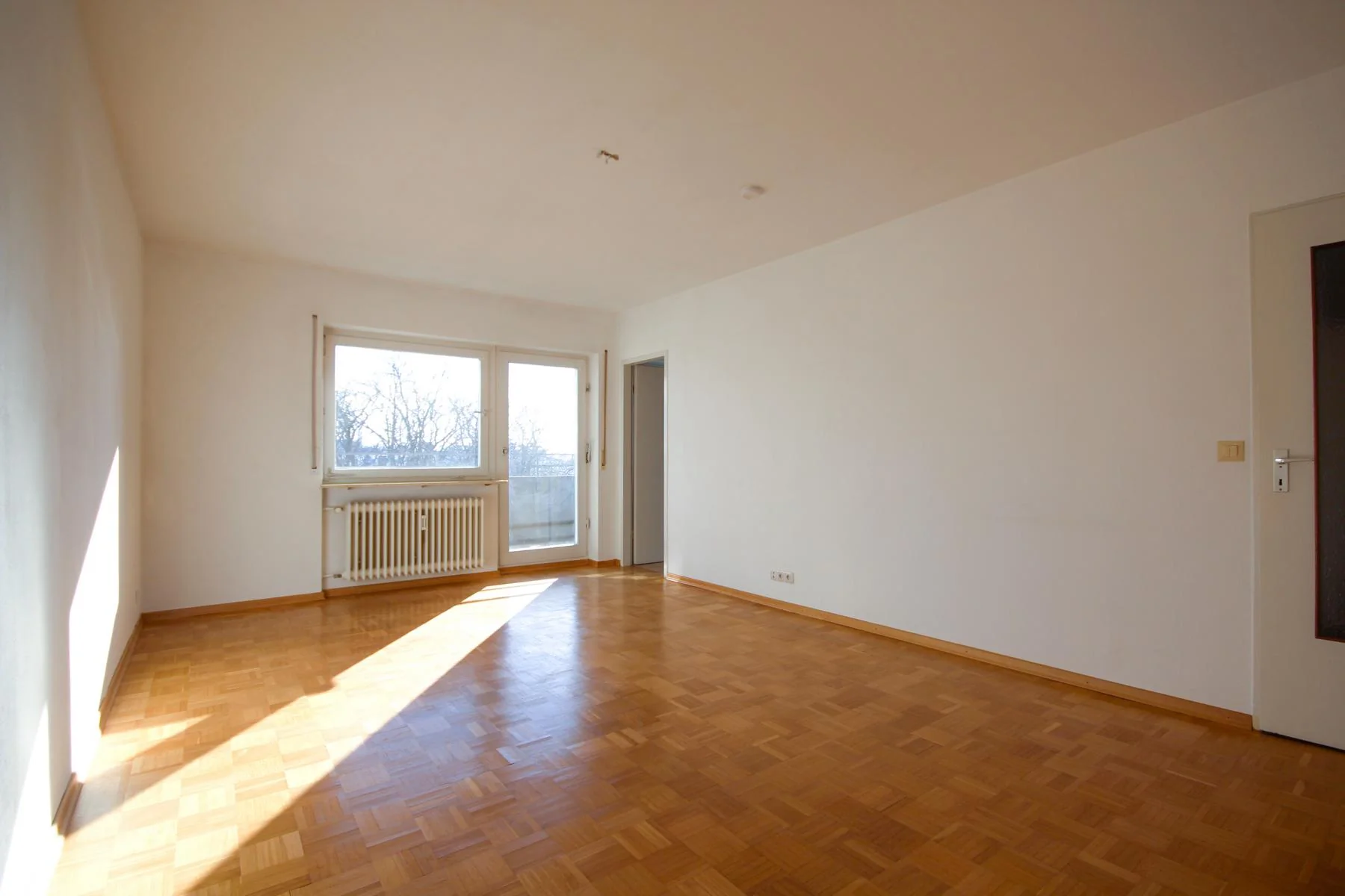 KA-Südweststadt / gemütliche 1-Zi-Whg mit Süd- Balkon & TG-Stellplatz / sofort bezugsfrei