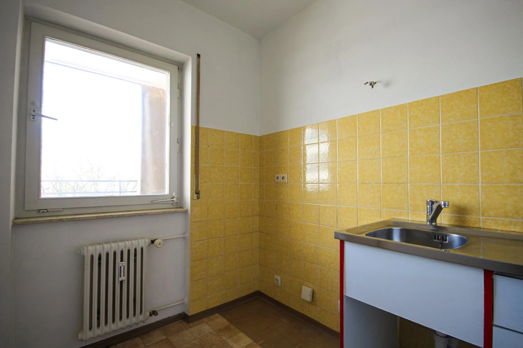 KA-Südweststadt / gemütliche 1-Zi-Whg mit Süd- Balkon & TG-Stellplatz / sofort bezugsfrei