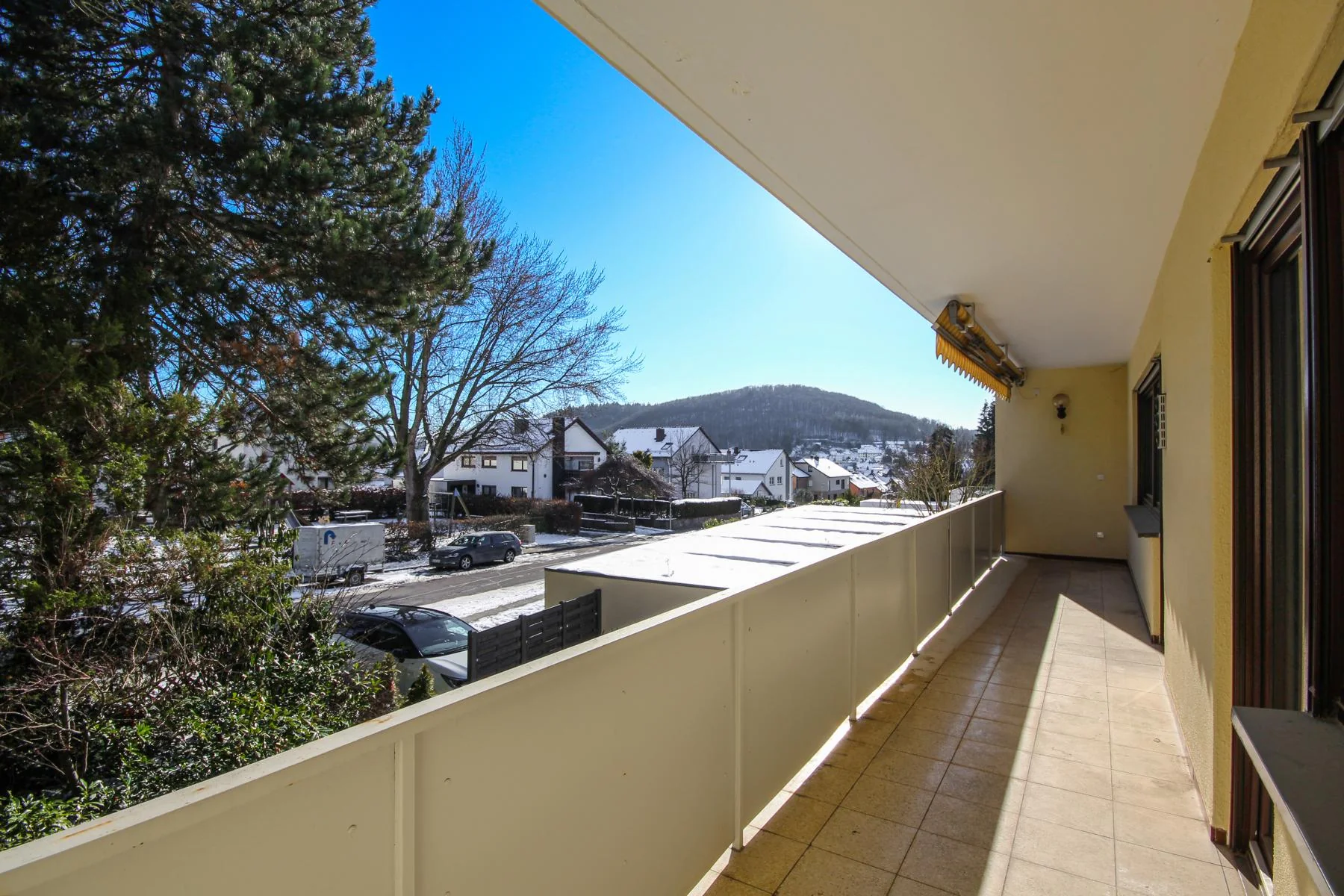 Pfinztal-Berghausen / helle & geräumige 4,5-Zimmer-Wohnung mit großem Balkon und Einzelgarage / zeitnah bezugsfrei