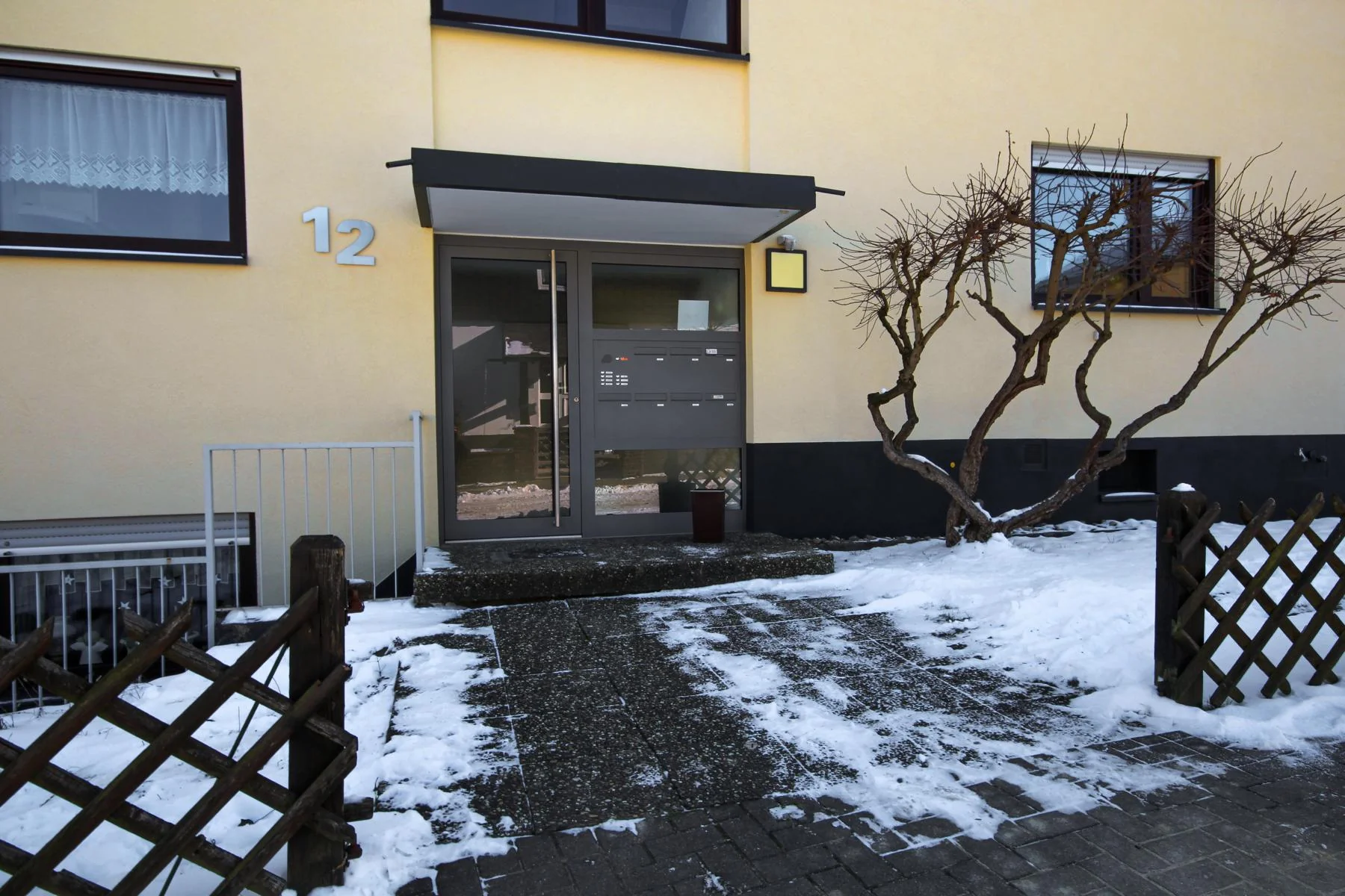 Pfinztal-Berghausen / helle & geräumige 4,5-Zimmer-Wohnung mit großem Balkon und Einzelgarage / zeitnah bezugsfrei