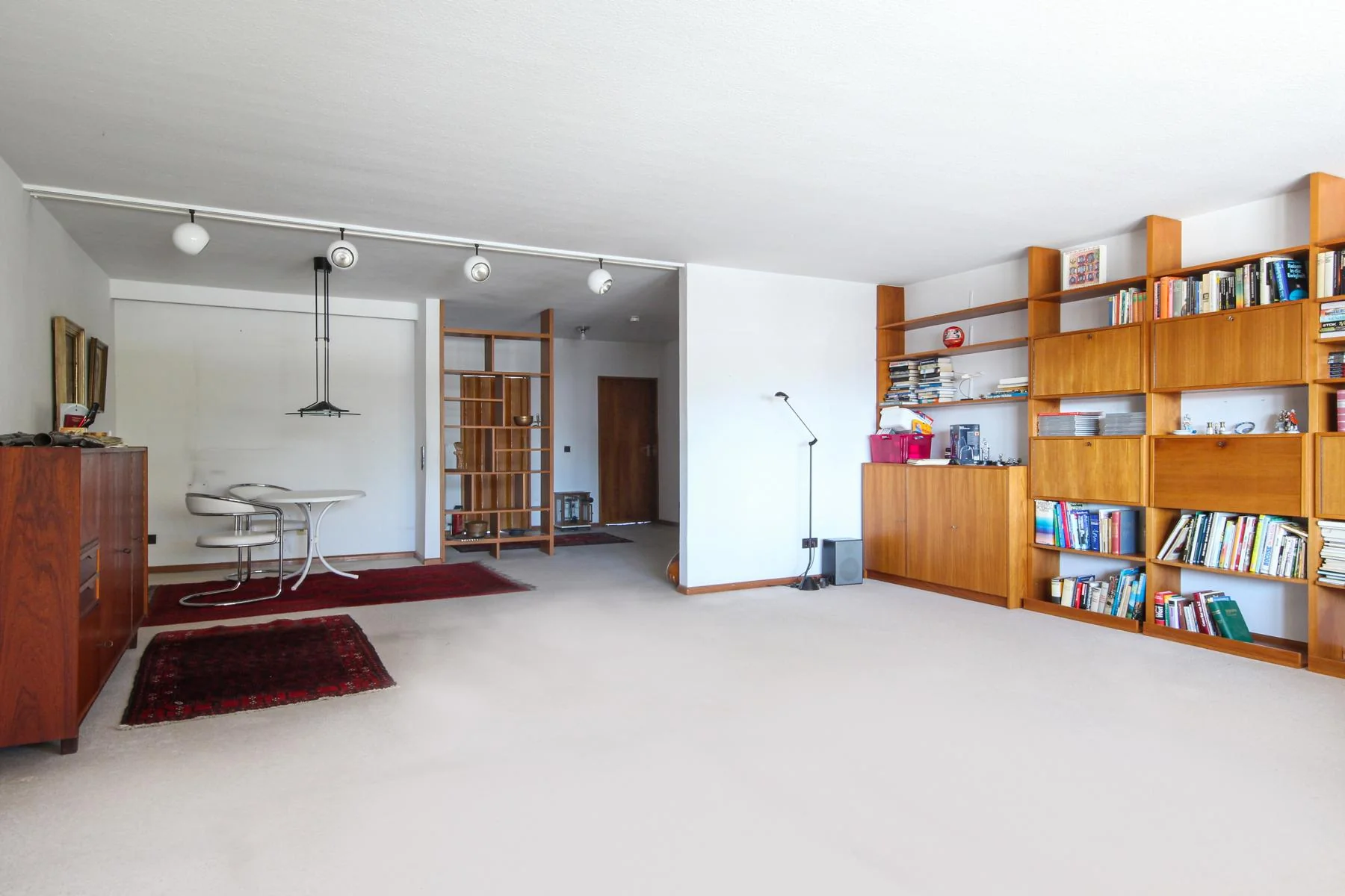 Pfinztal-Berghausen / helle & geräumige 4,5-Zimmer-Wohnung mit großem Balkon und Einzelgarage / zeitnah bezugsfrei