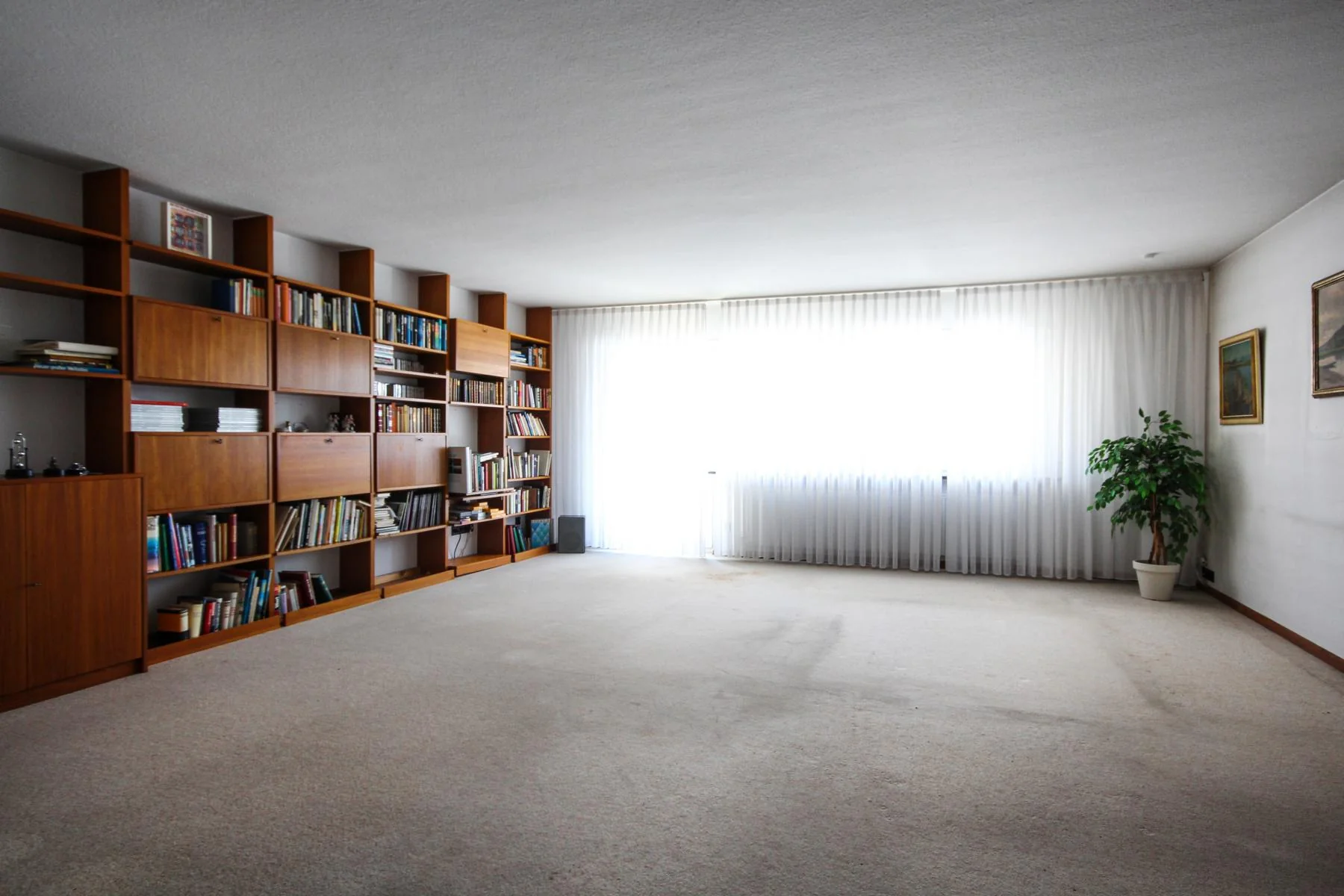 Pfinztal-Berghausen / helle & geräumige 4,5-Zimmer-Wohnung mit großem Balkon und Einzelgarage / zeitnah bezugsfrei