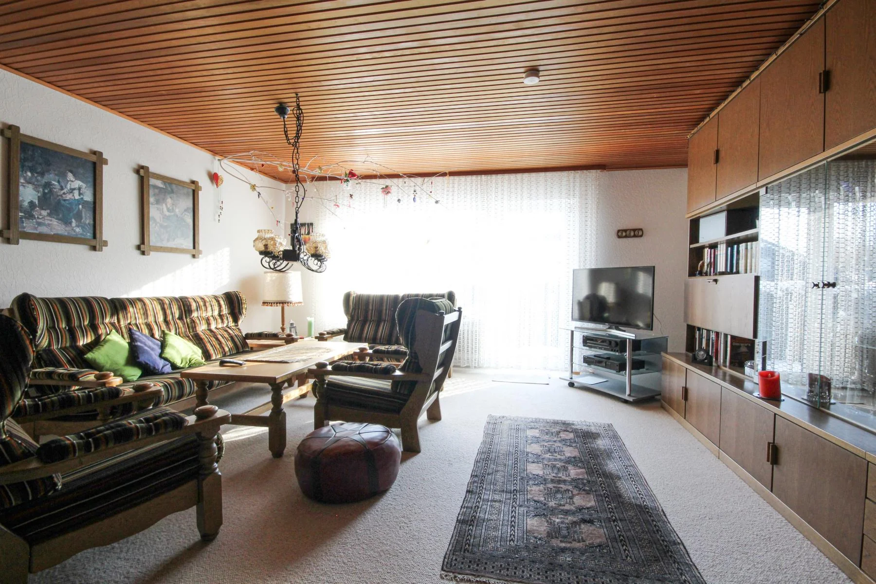 Bruchsal-Helmsheim / gepflegtes Einfamilienhaus mit Terrasse, Garten und Garage / bezugsfrei