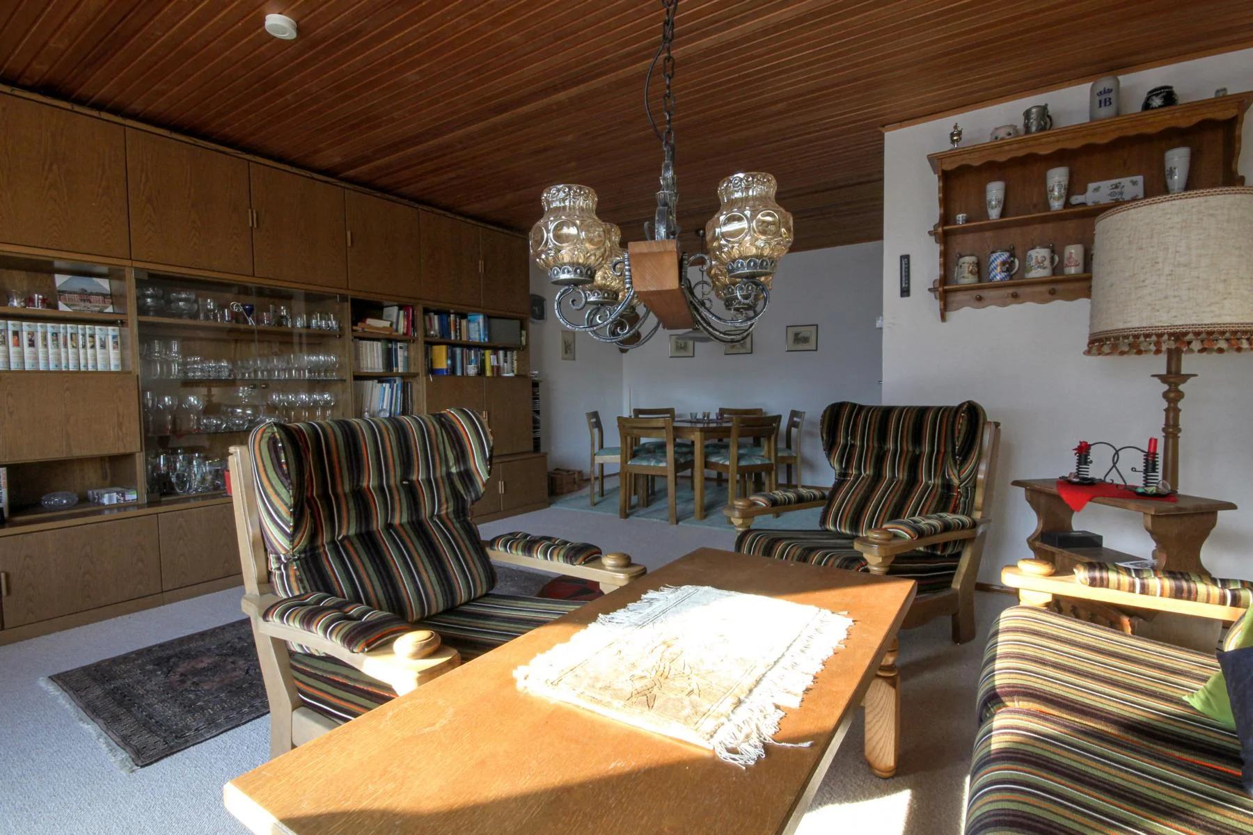 Bruchsal-Helmsheim / gepflegtes Einfamilienhaus mit Terrasse, Garten und Garage / bezugsfrei