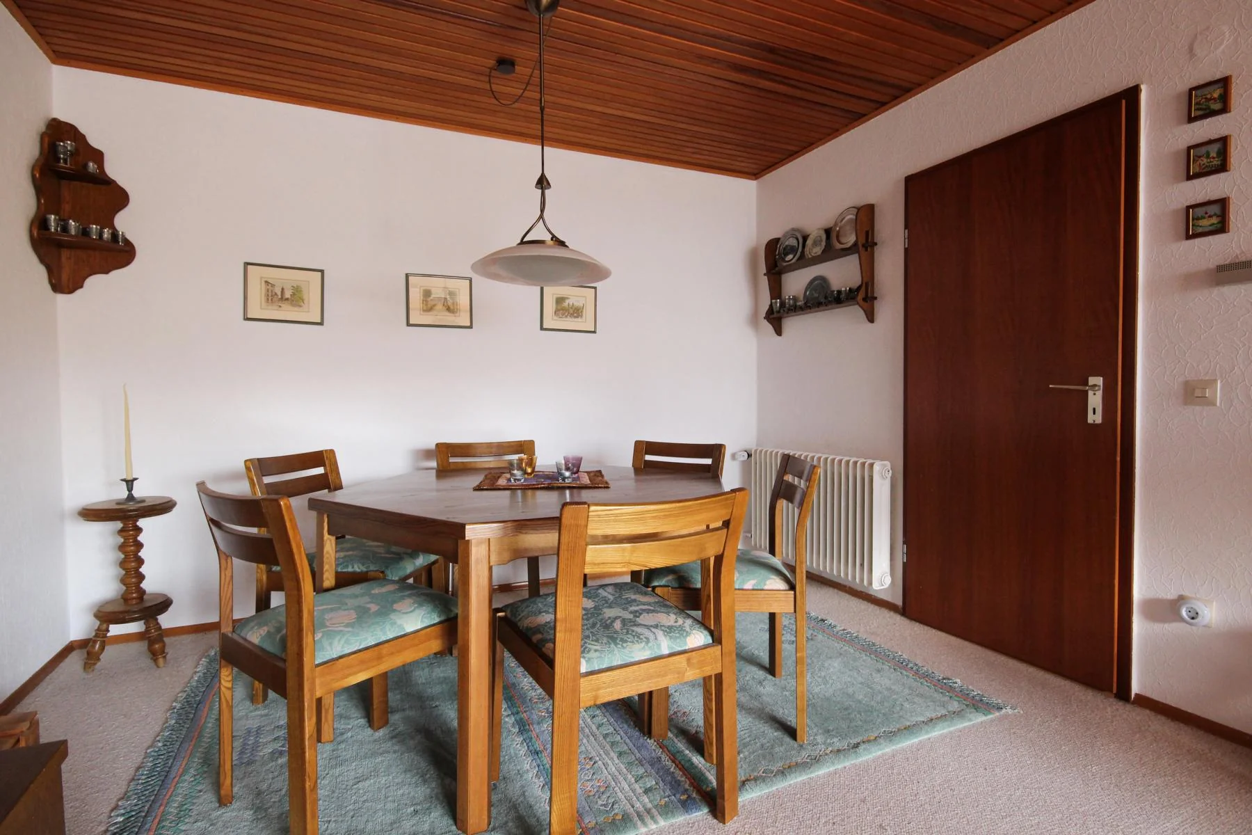 Bruchsal-Helmsheim / gepflegtes Einfamilienhaus mit Terrasse, Garten und Garage / bezugsfrei