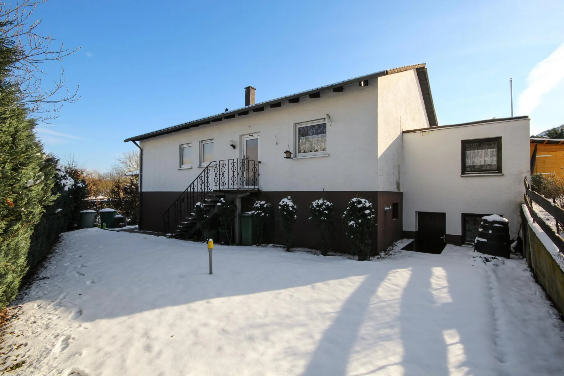 Bruchsal-Helmsheim / gepflegtes Einfamilienhaus mit Terrasse, Garten und Garage / bezugsfrei