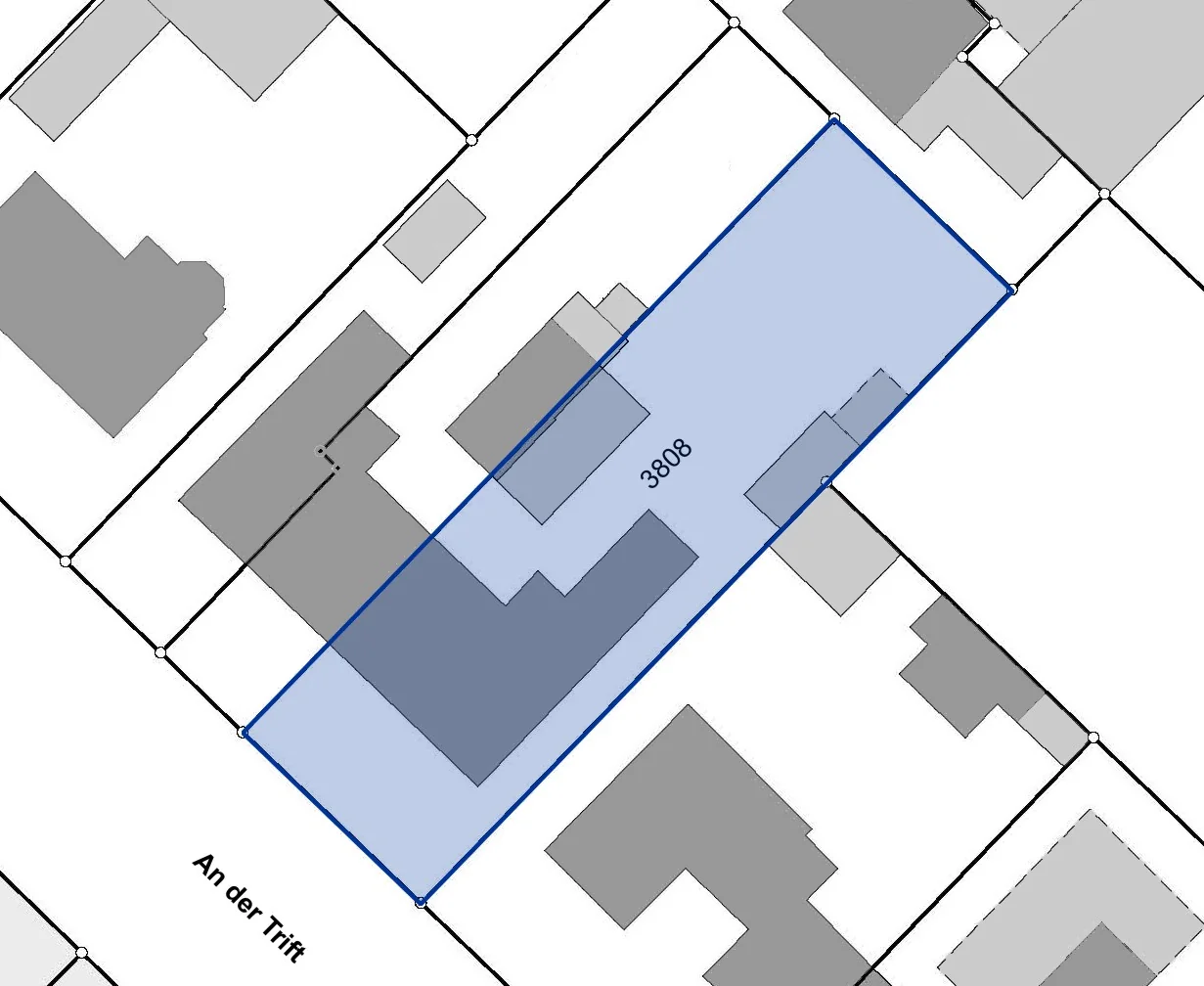 KA-Neureut / schmuckes Doppelhaus-Bungalow auf großem Grundstück mit Garten, Garage & Nebengebäuden in zentraler Lage / sofort frei