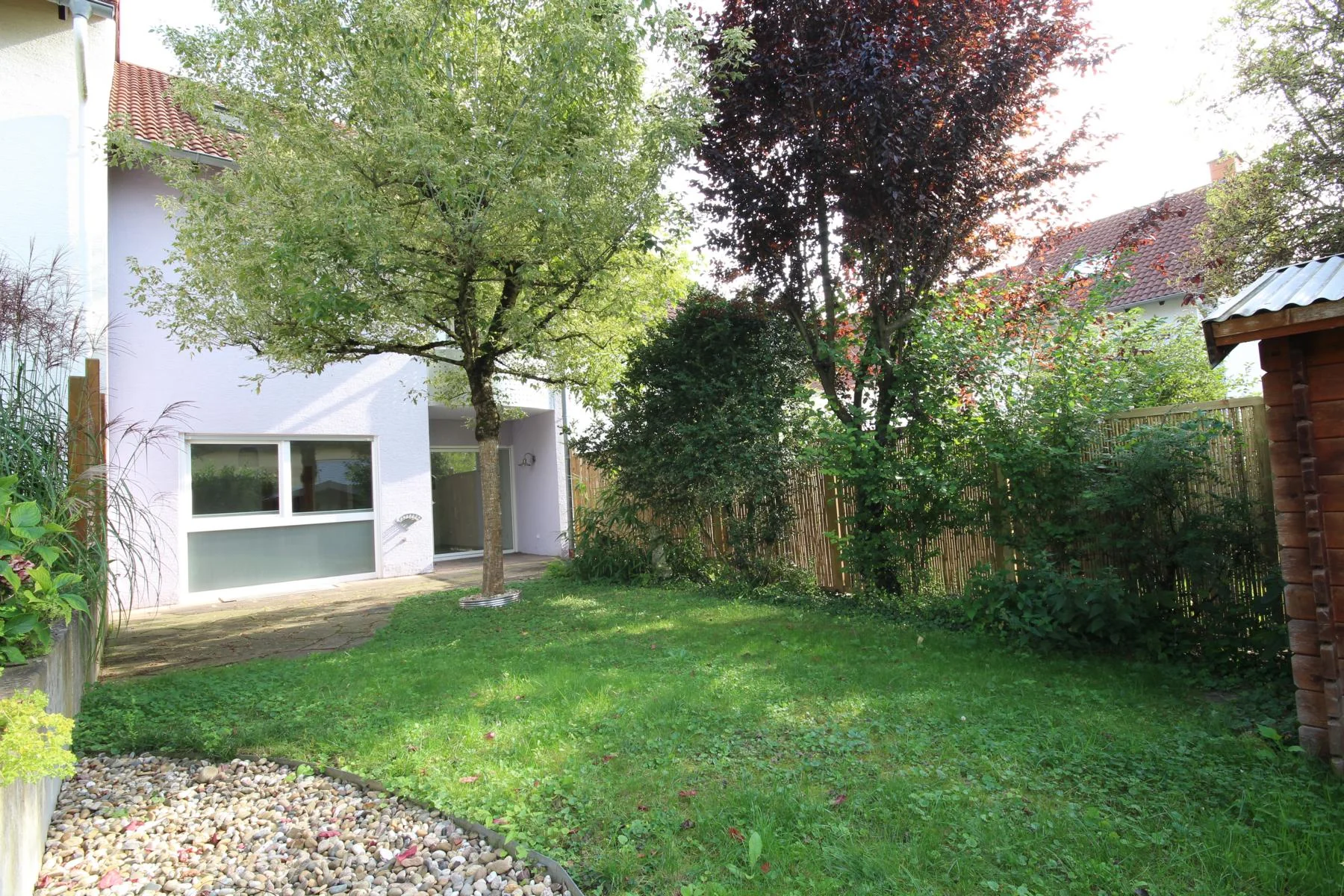 Pfinztal-Berghausen / familienfreundliches Reihenmittelhaus mit schönem Garten, Terrasse, Balkon und Garage, uvm. / sofort bezugsfrei