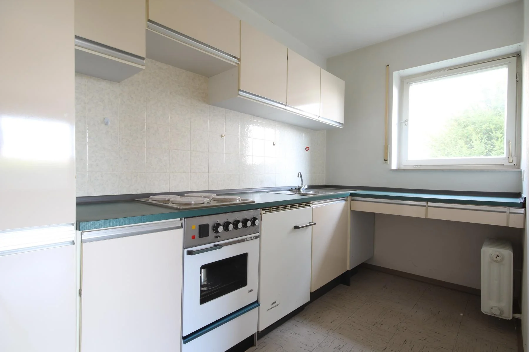 Bad Herrenalb-Rotensol / 2-Zimmer-Wohnung mit Balkon, EKB und KFZ-Stellplatz / sofort bezugsfrei