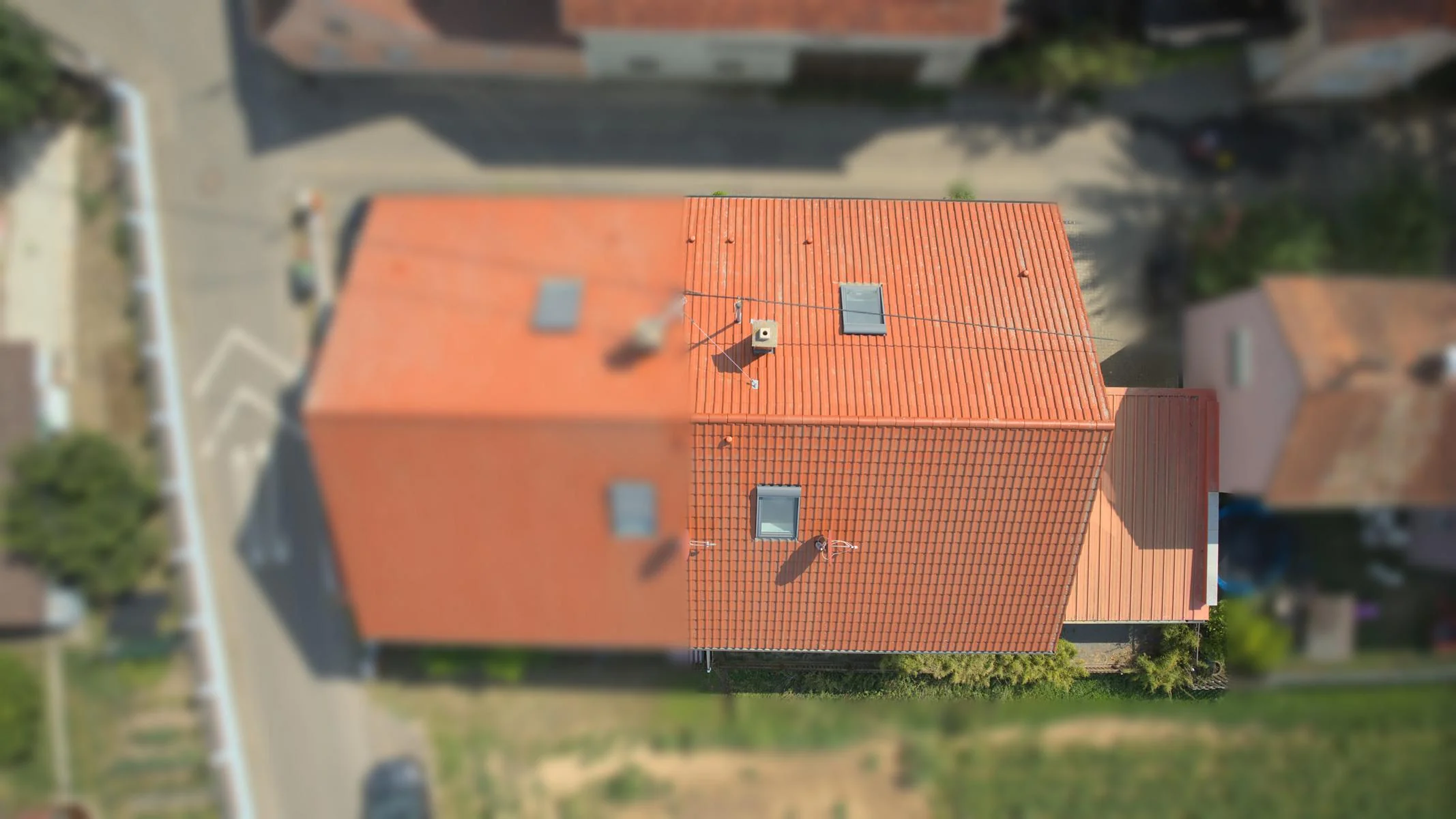 Weingarten in der Pfalz / Doppelhaushälfte mit zwei Garagen in Ortsrandlage / bezugsfrei