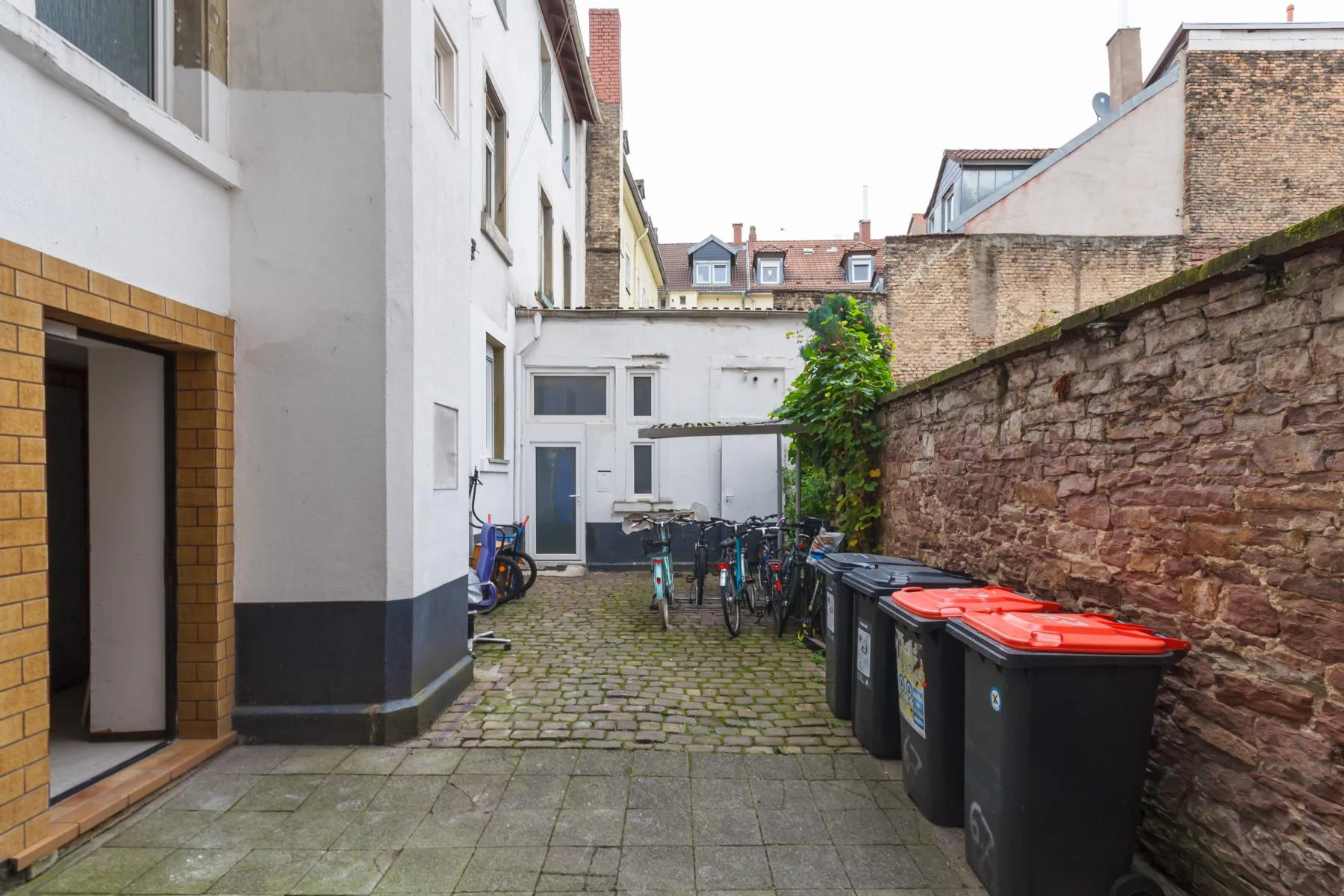 Karlsruhe-Südstadt / schöne 2-Zimmer-Wohnung mit Abstellkammer und Keller in zentraler Lage / sofort bezugsfrei