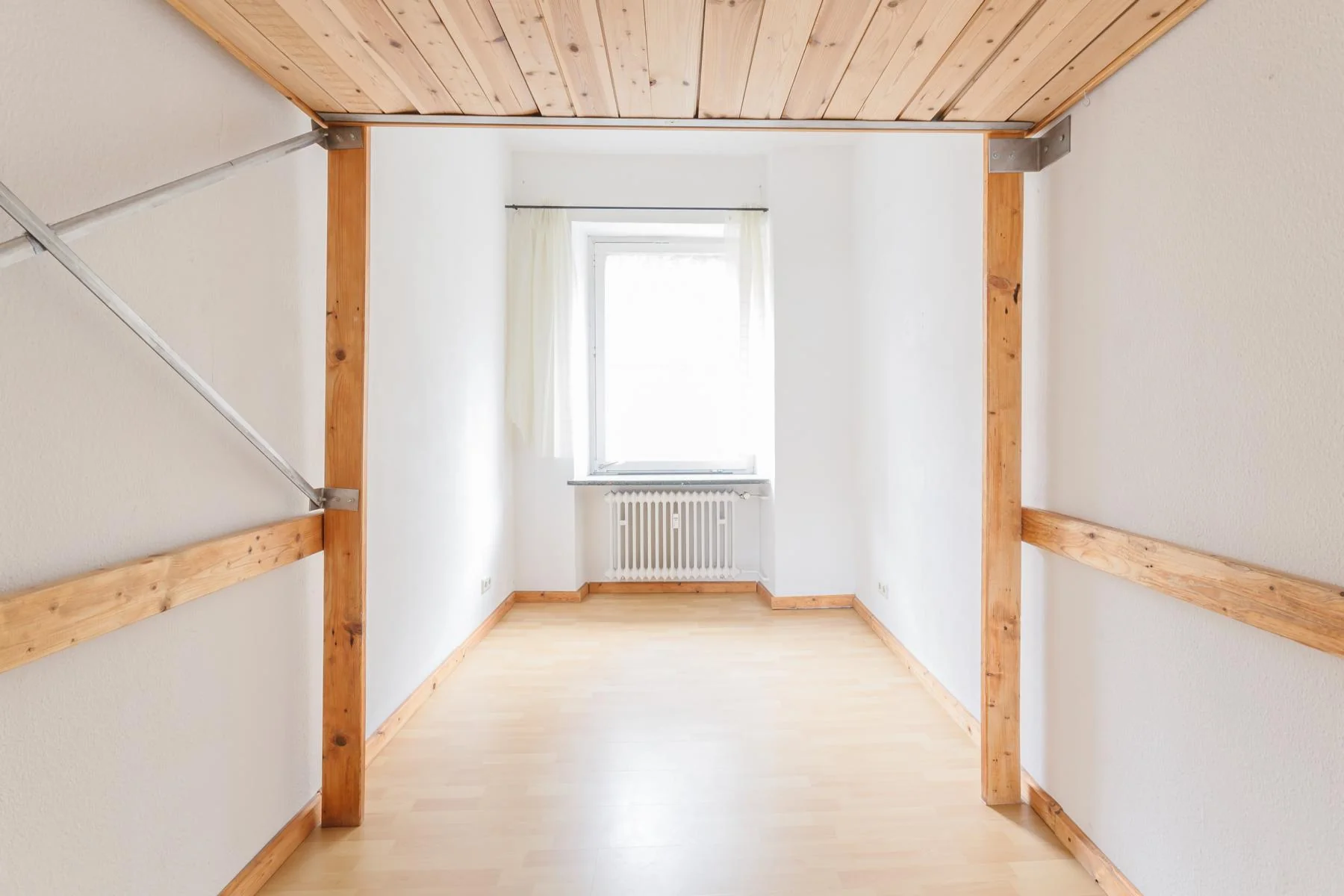 Karlsruhe-Südstadt / schöne 2-Zimmer-Wohnung mit Abstellkammer und Keller in zentraler Lage / sofort bezugsfrei