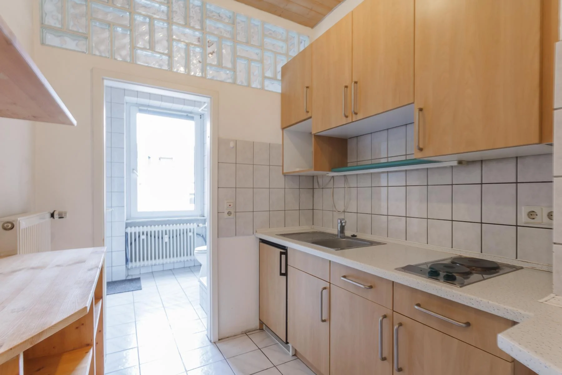 Karlsruhe-Südstadt / schöne 2-Zimmer-Wohnung mit Abstellkammer und Keller in zentraler Lage / sofort bezugsfrei