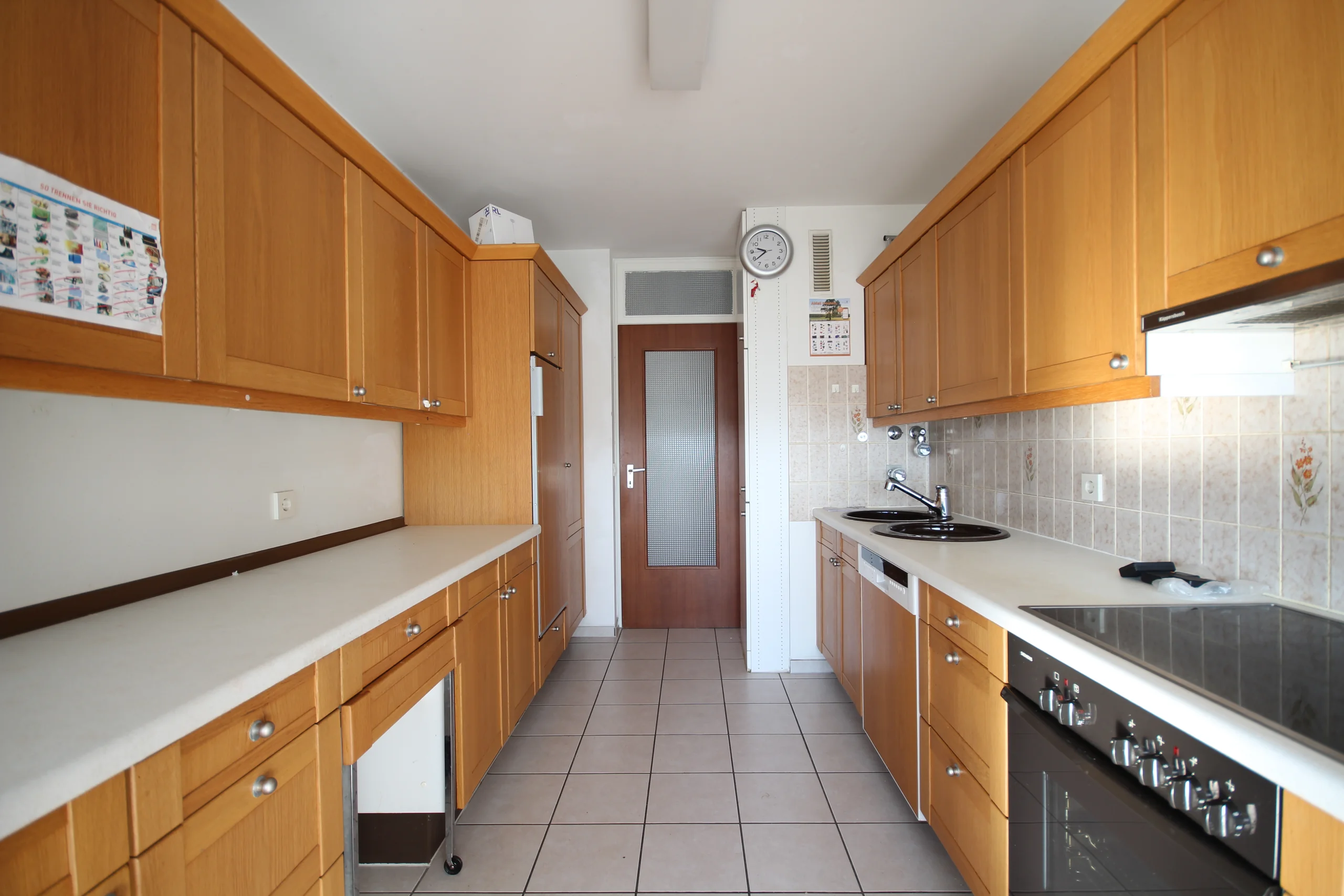 Pforzheim-Sonnenhof / gemütliche 3,5-Zi-Whg im 5.OG mit 2 Balkonen, Weitblick und Garage / bezugsfrei!