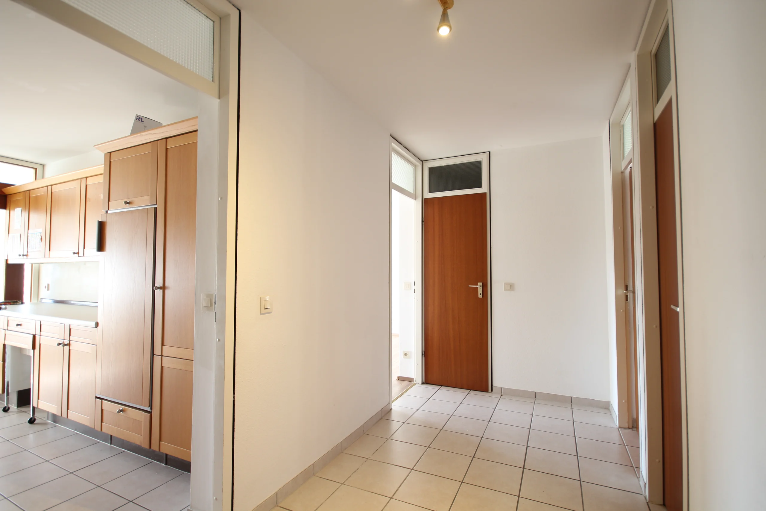 Pforzheim-Sonnenhof / gemütliche 3,5-Zi-Whg im 5.OG mit 2 Balkonen, Weitblick und Garage / bezugsfrei!