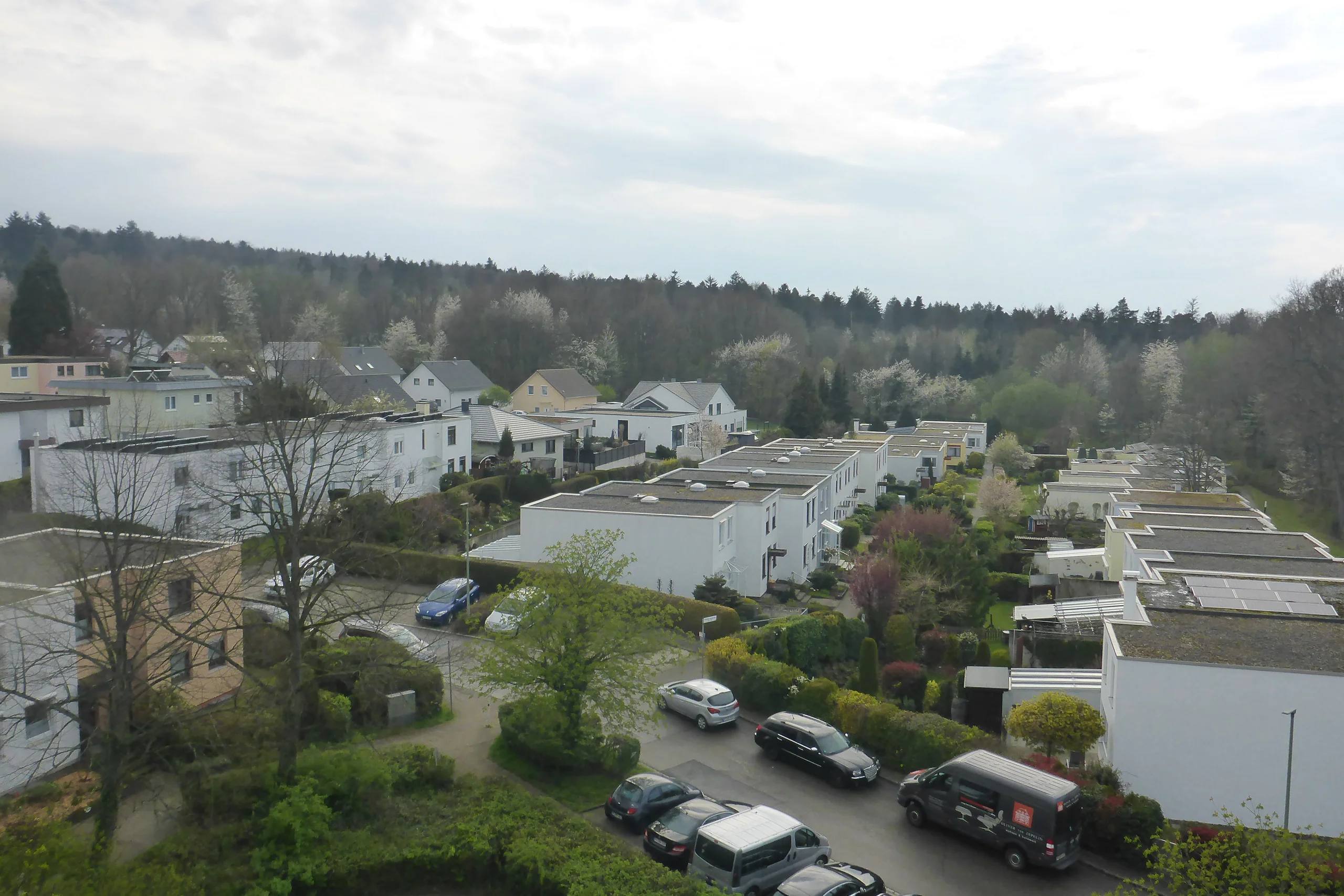 Pforzheim-Sonnenhof / gemütliche 3,5-Zi-Whg im 5.OG mit 2 Balkonen, Weitblick und Garage / bezugsfrei!