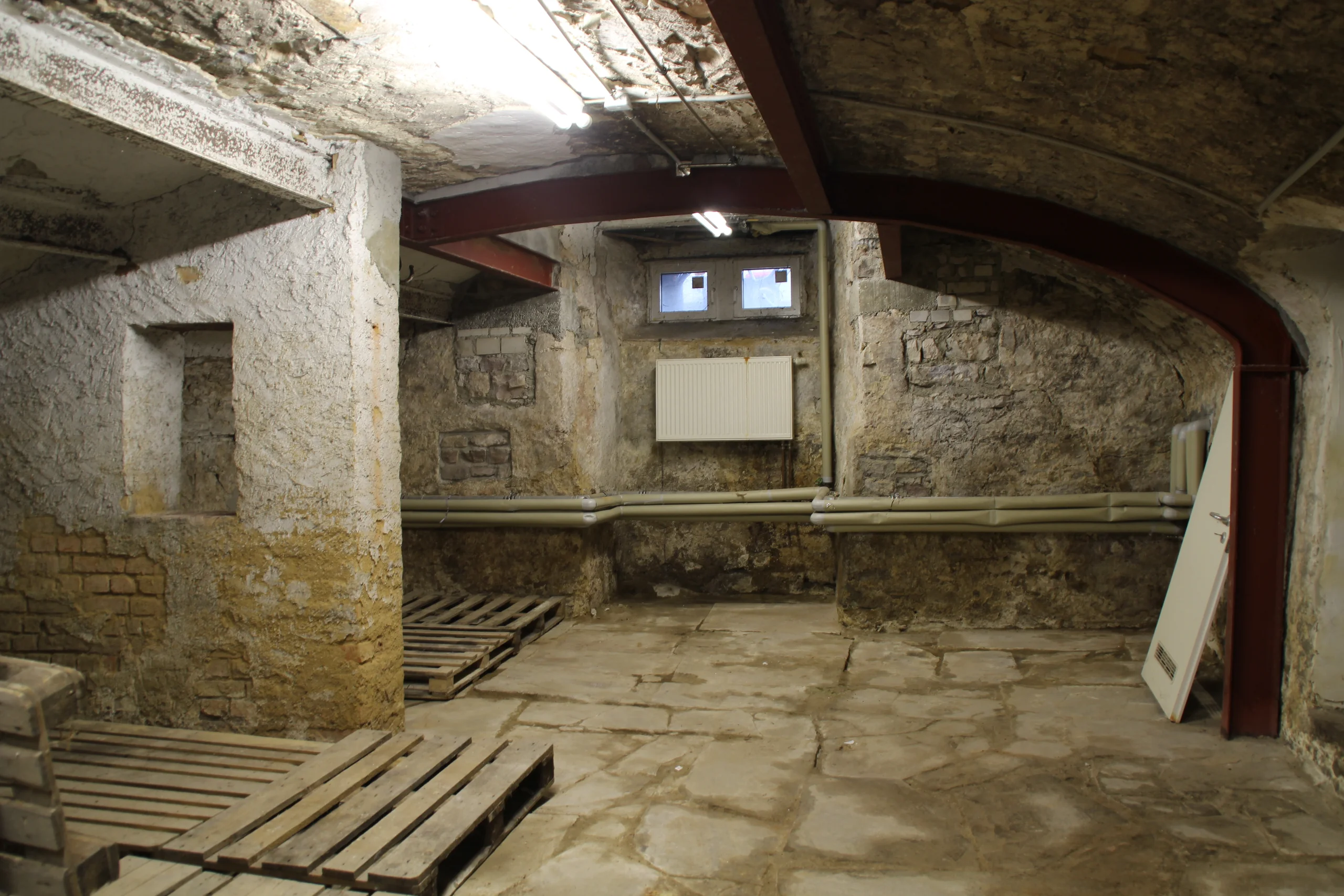 Karlsruhe-Durlach / Gewerbeobjekt mit zwei Einheiten in der Fußgängerzone der Durlacher Altstadt / vermietet