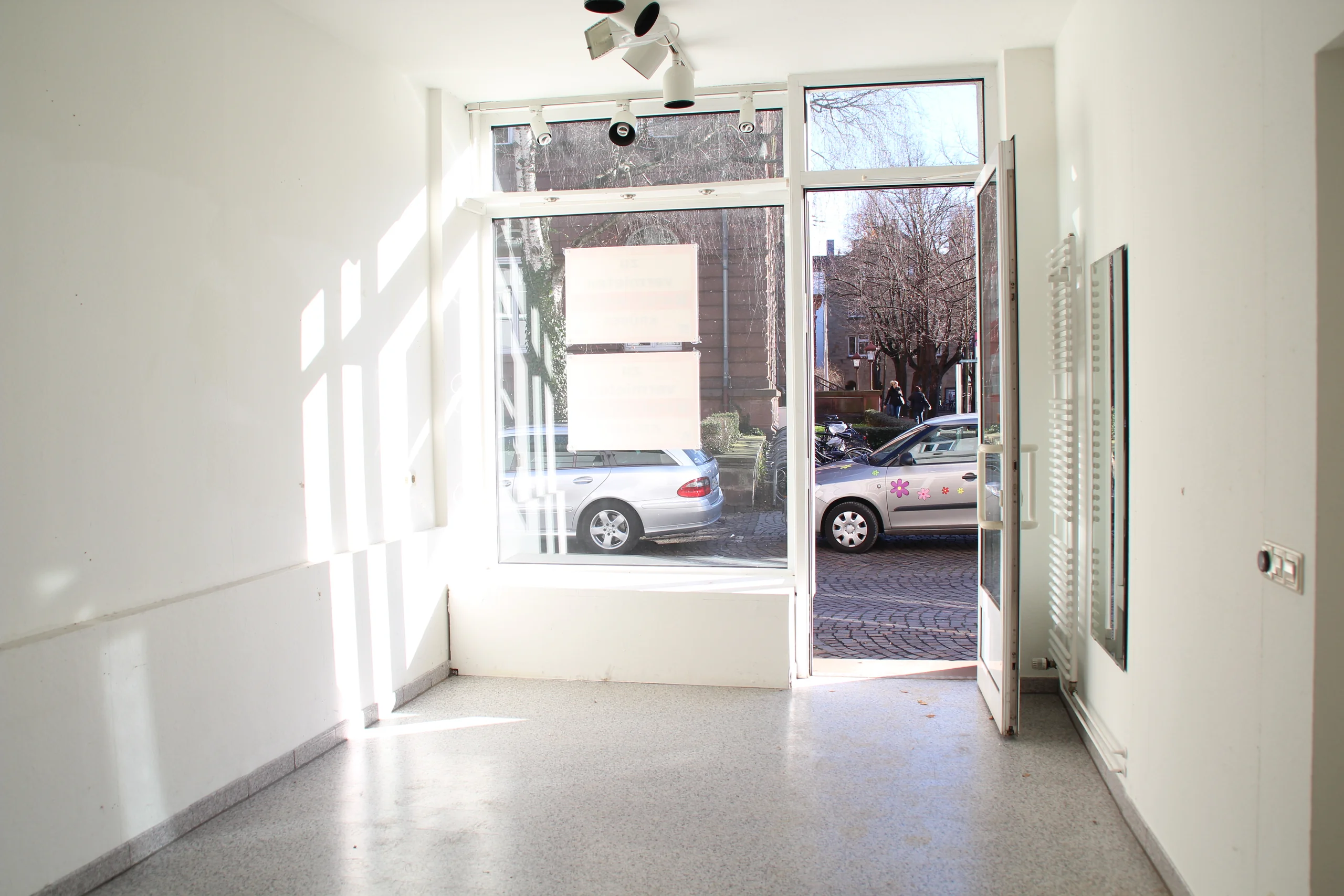 Karlsruhe-Durlach / Gewerbeobjekt mit zwei Einheiten in der Fußgängerzone der Durlacher Altstadt / vermietet