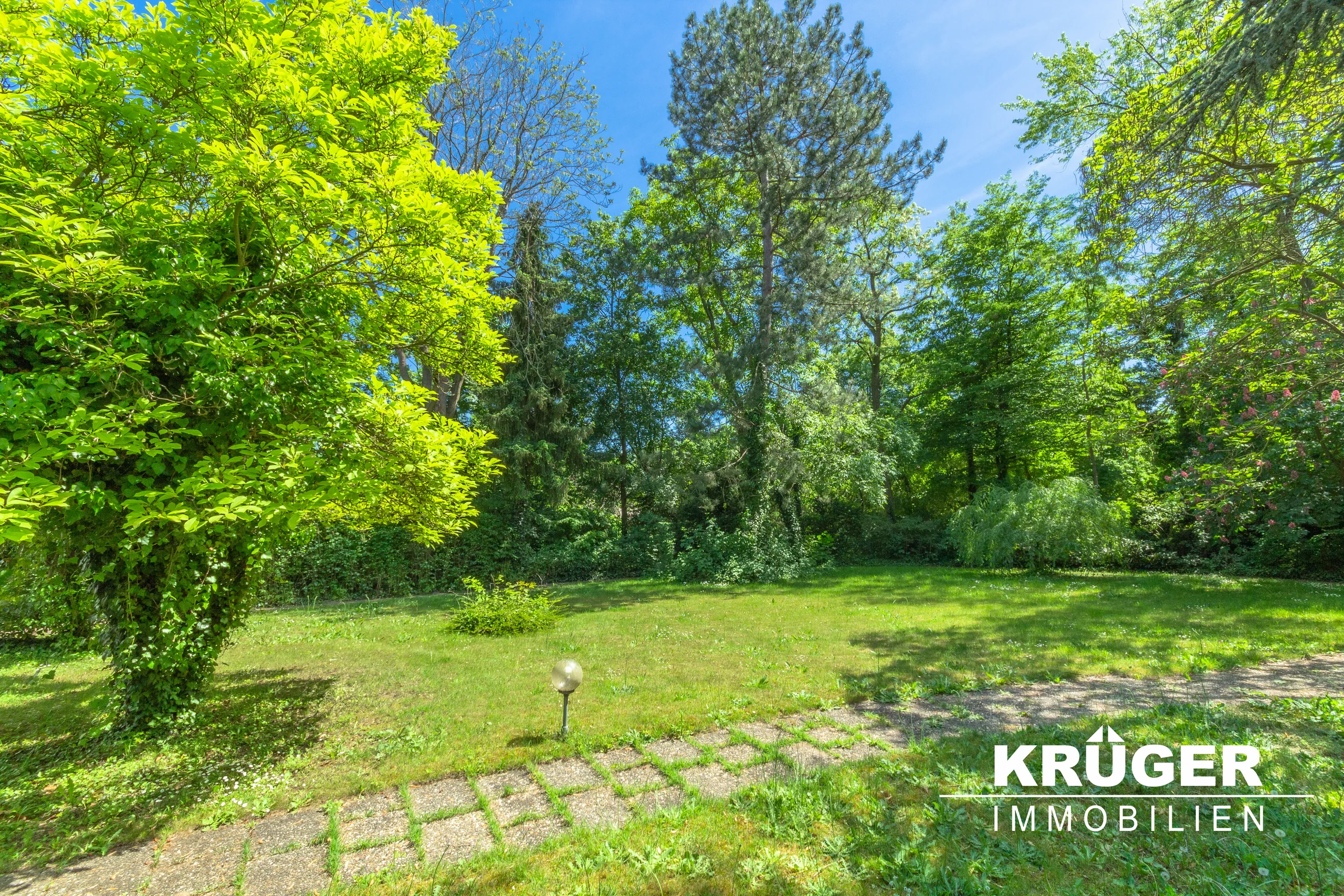 Bellheim / Bauplatz für ein 1-2-Familienhaus in zweiter Reihe am Spiegelbachpark