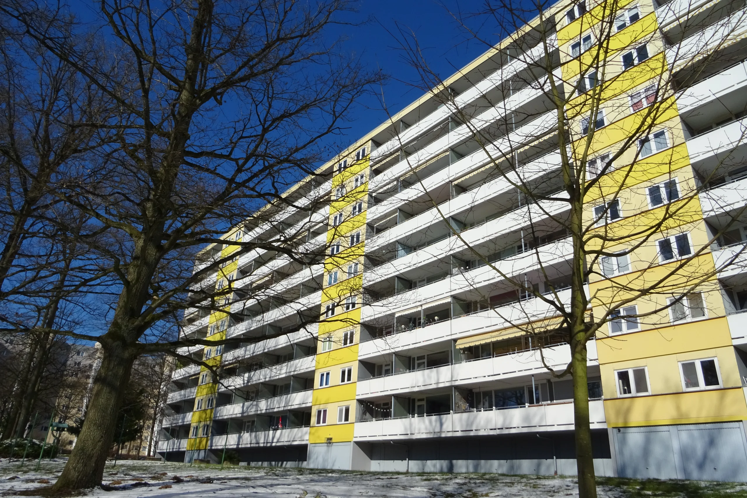 KA-Bergwald / verm. 3-Zi-Whg mit zwei Süd-Balkonen & Garage in gepflegter Wohnanlage