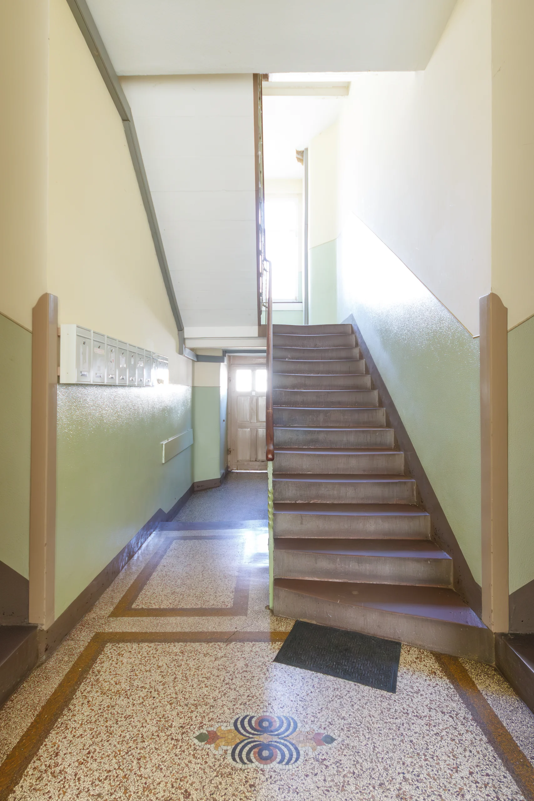 KA-Durlach / stilvolles & sanierungsbedürftiges Mehrfamilienhaus mit vielfältigem Potential & Ausbaureserven in zentraler Lage / 3 Wohnungen frei