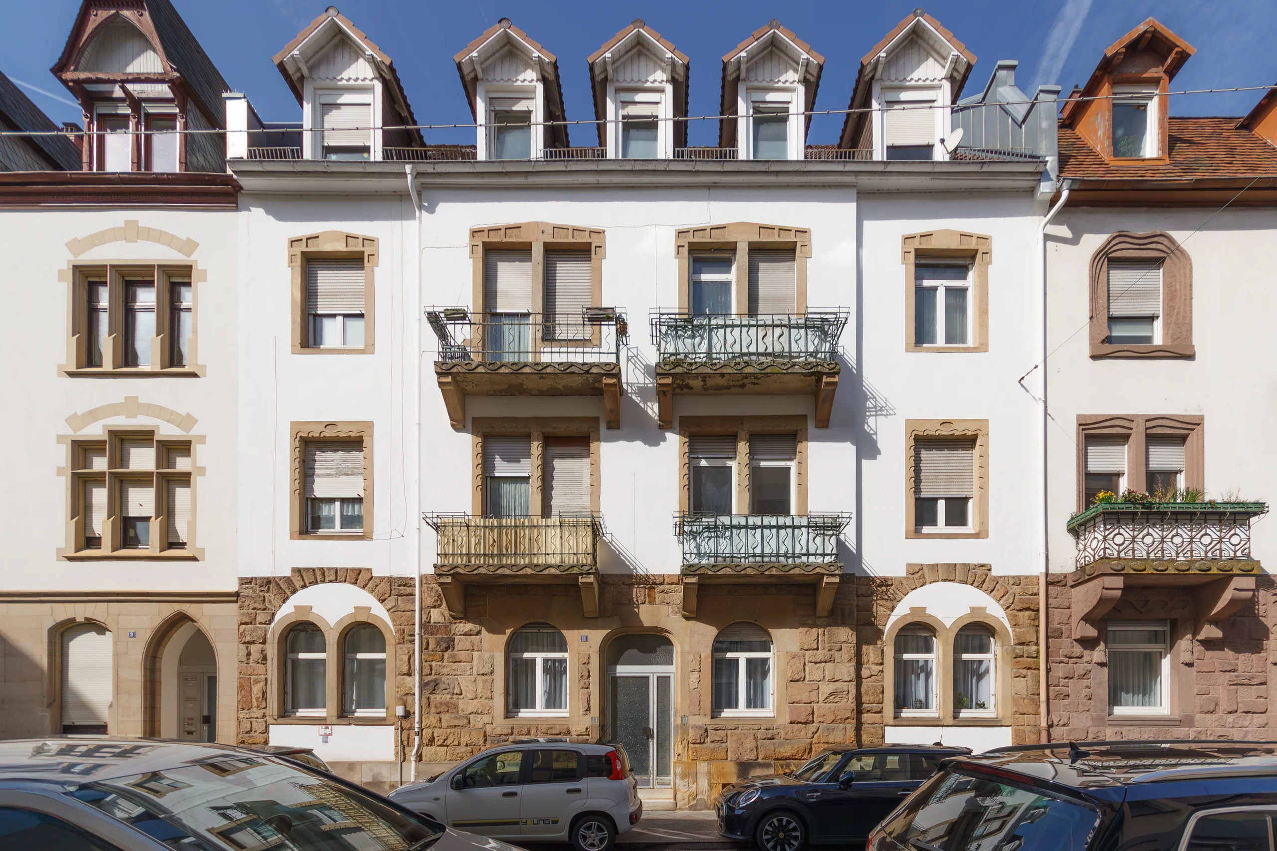 KA-Durlach / stilvolles & sanierungsbedürftiges Mehrfamilienhaus mit vielfältigem Potential & Ausbaureserven in zentraler Lage / 3 Wohnungen frei