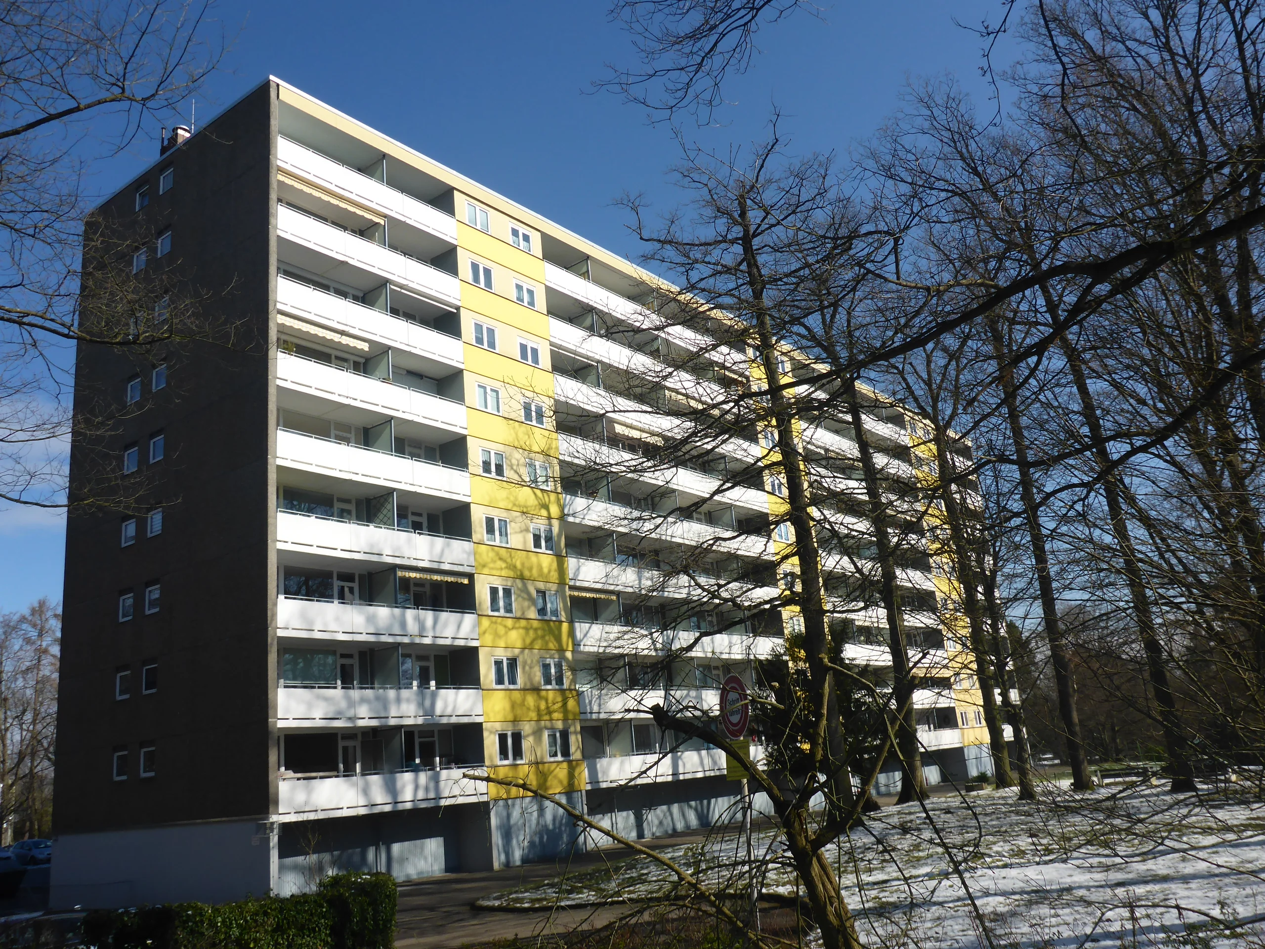 KA-Bergwald / schöne 3-Zi-Wohnung mit zwei Süd-Balkonen & Garage in gepflegter Wohnanlage / vermietet