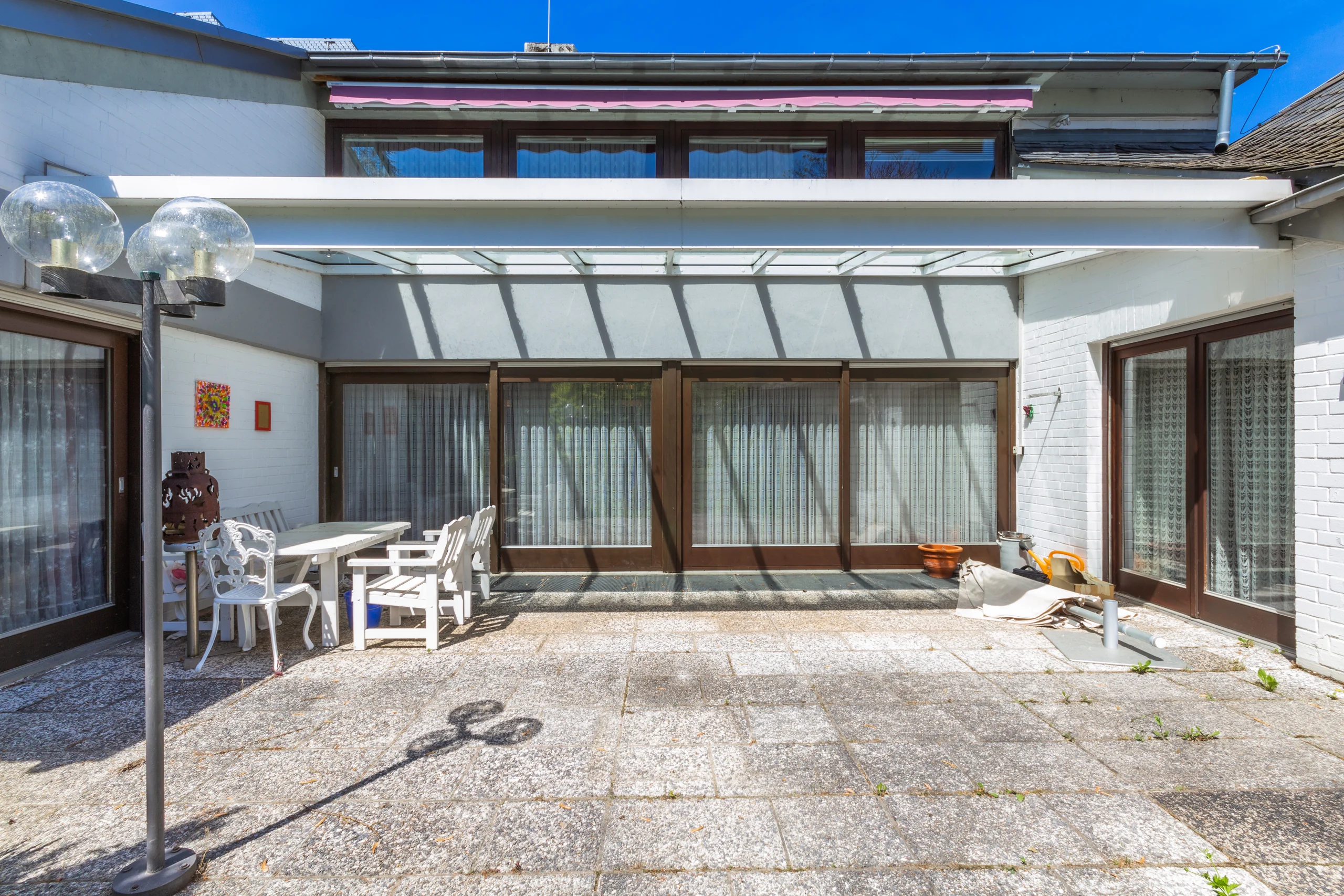 Bellheim / Architektenhaus mit 352 m² Wohnfläche und 123 m² Gewerbefläche auf großem Grundstück