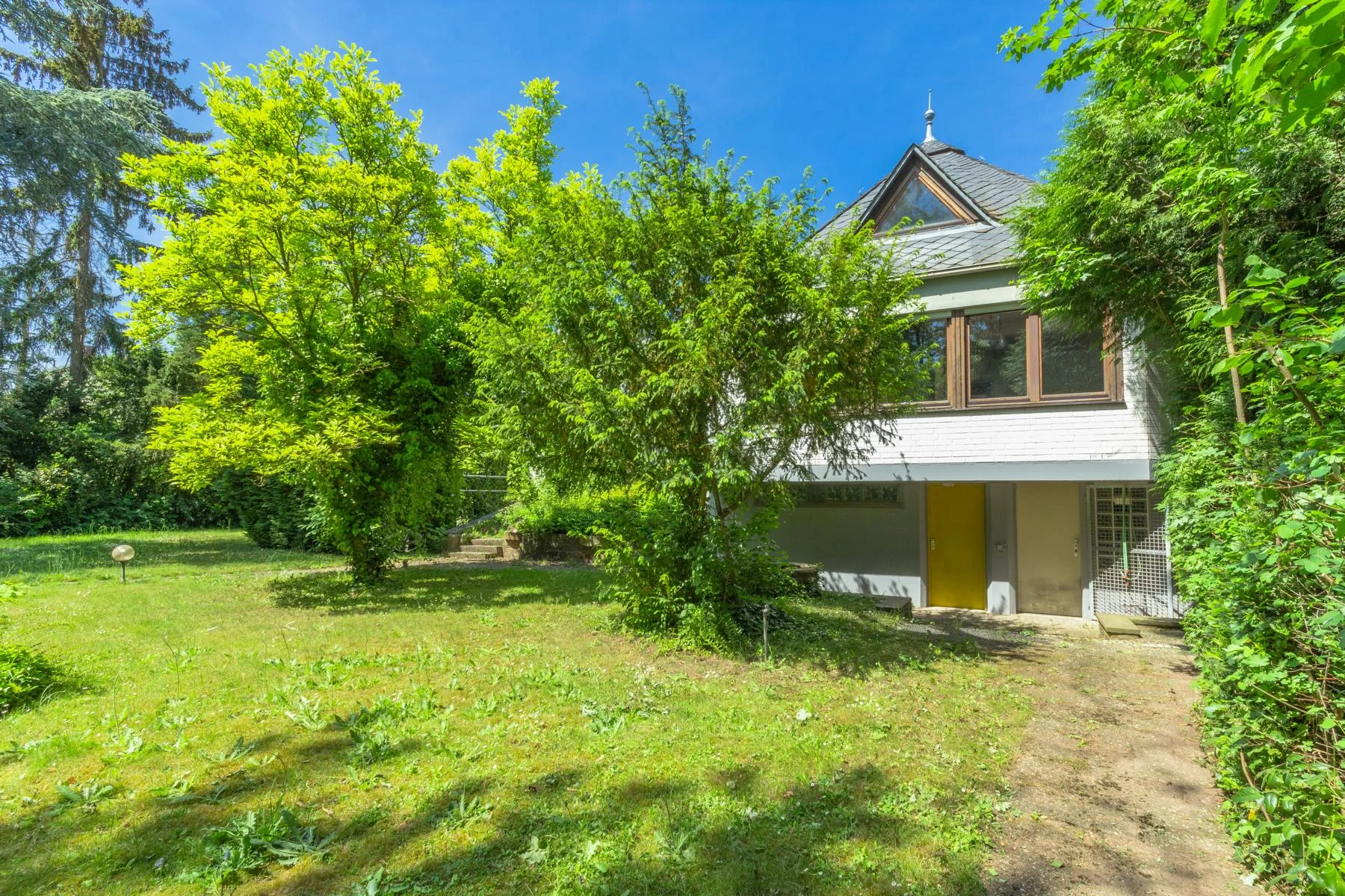 Bellheim / Architektenhaus mit 352 m² Wohnfläche und 123 m² Gewerbefläche auf großem Grundstück