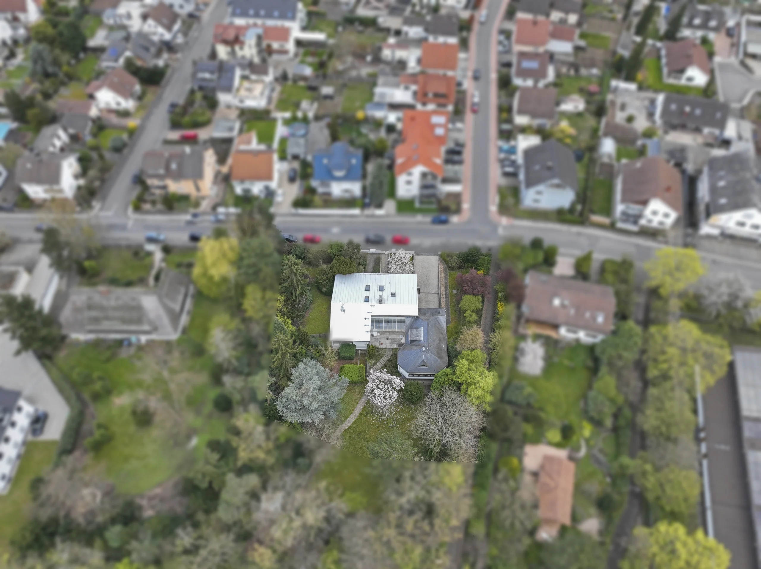 Bellheim / Architektenhaus mit 352 m² Wohnfläche und 123 m² Gewerbefläche auf großem Grundstück