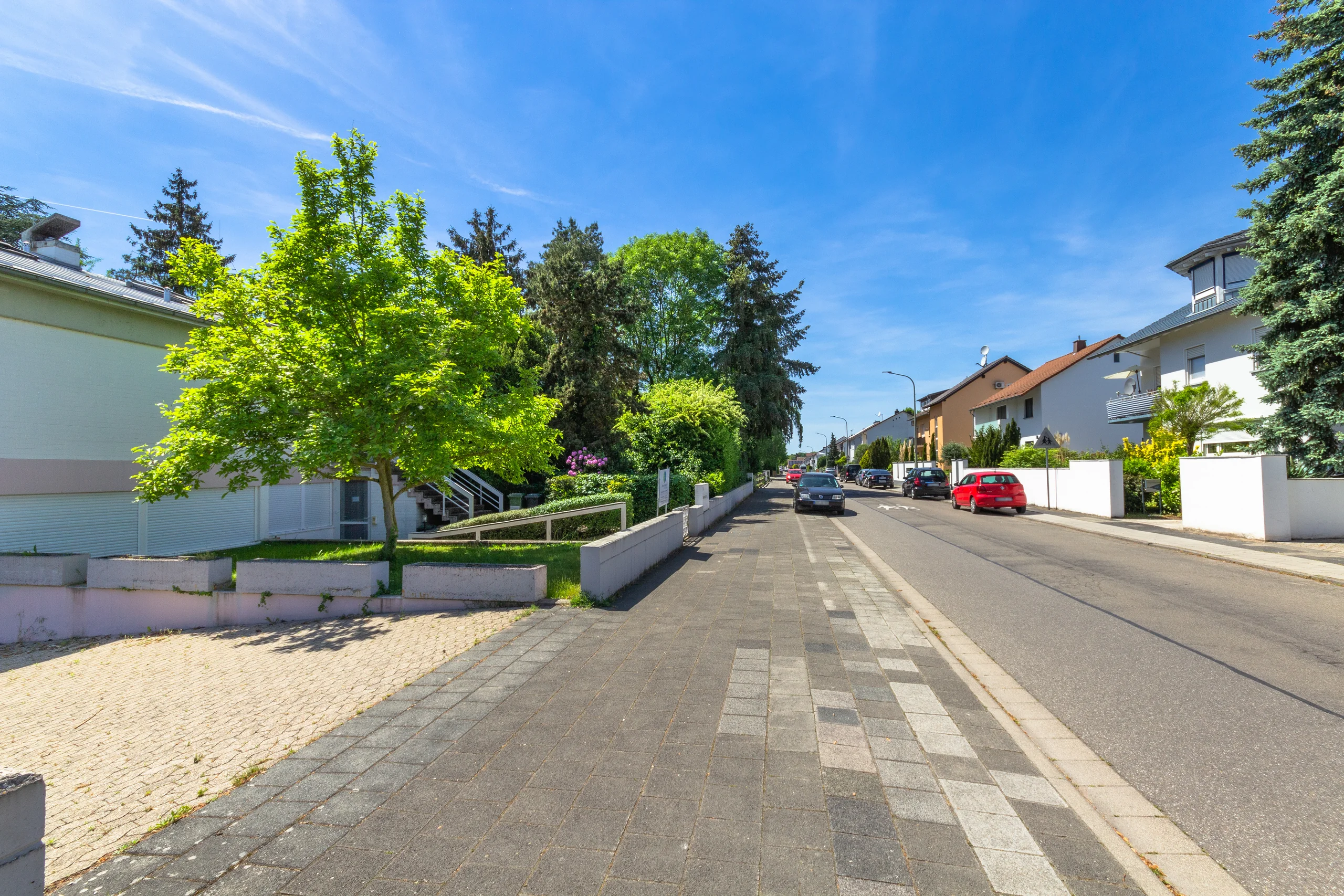 Bellheim / Architektenhaus mit 352 m² Wohnfläche und 123 m² Gewerbefläche auf großem Grundstück