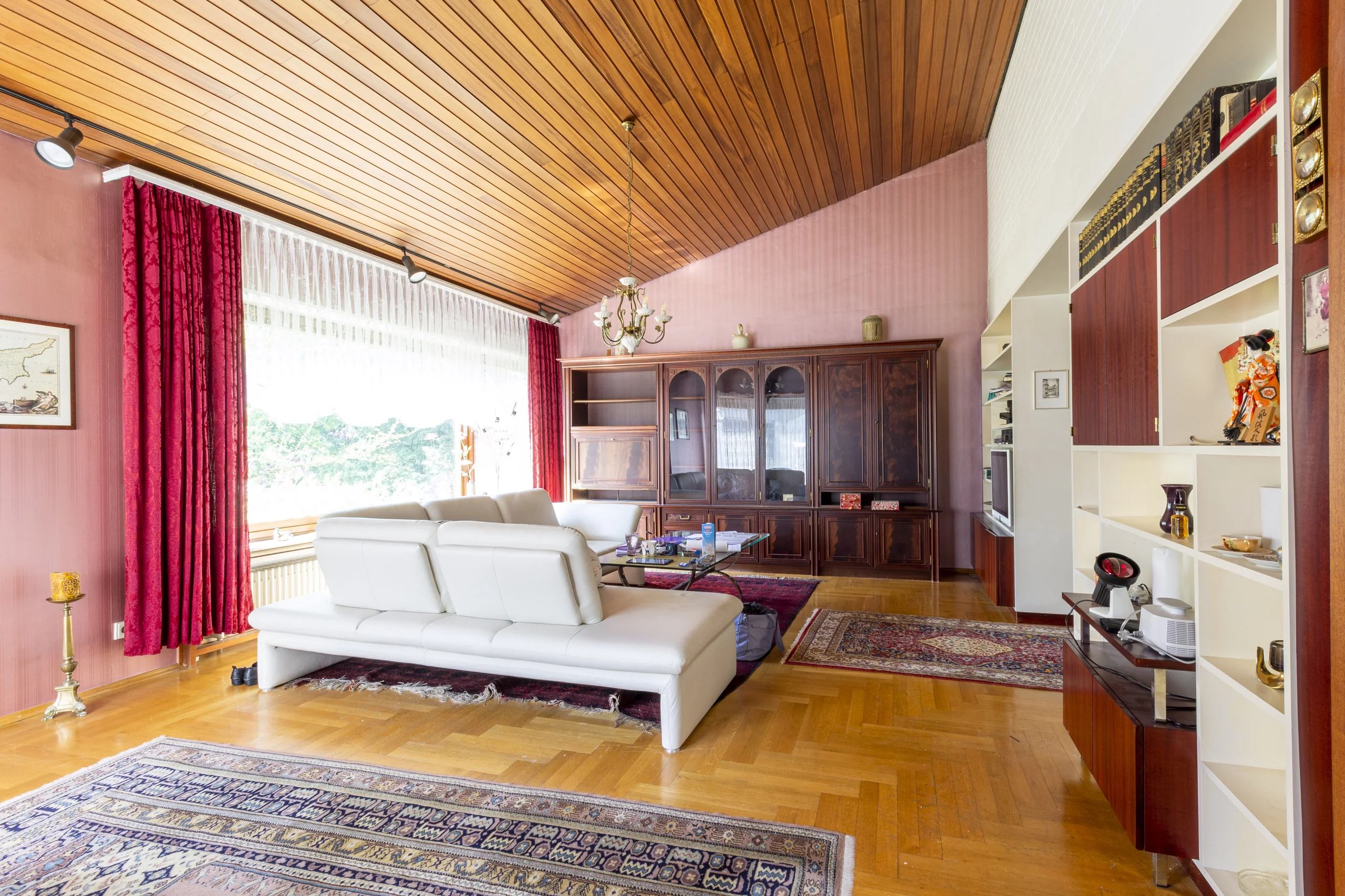 Bellheim / Architektenhaus mit 352 m² Wohnfläche und 123 m² Gewerbefläche auf großem Grundstück