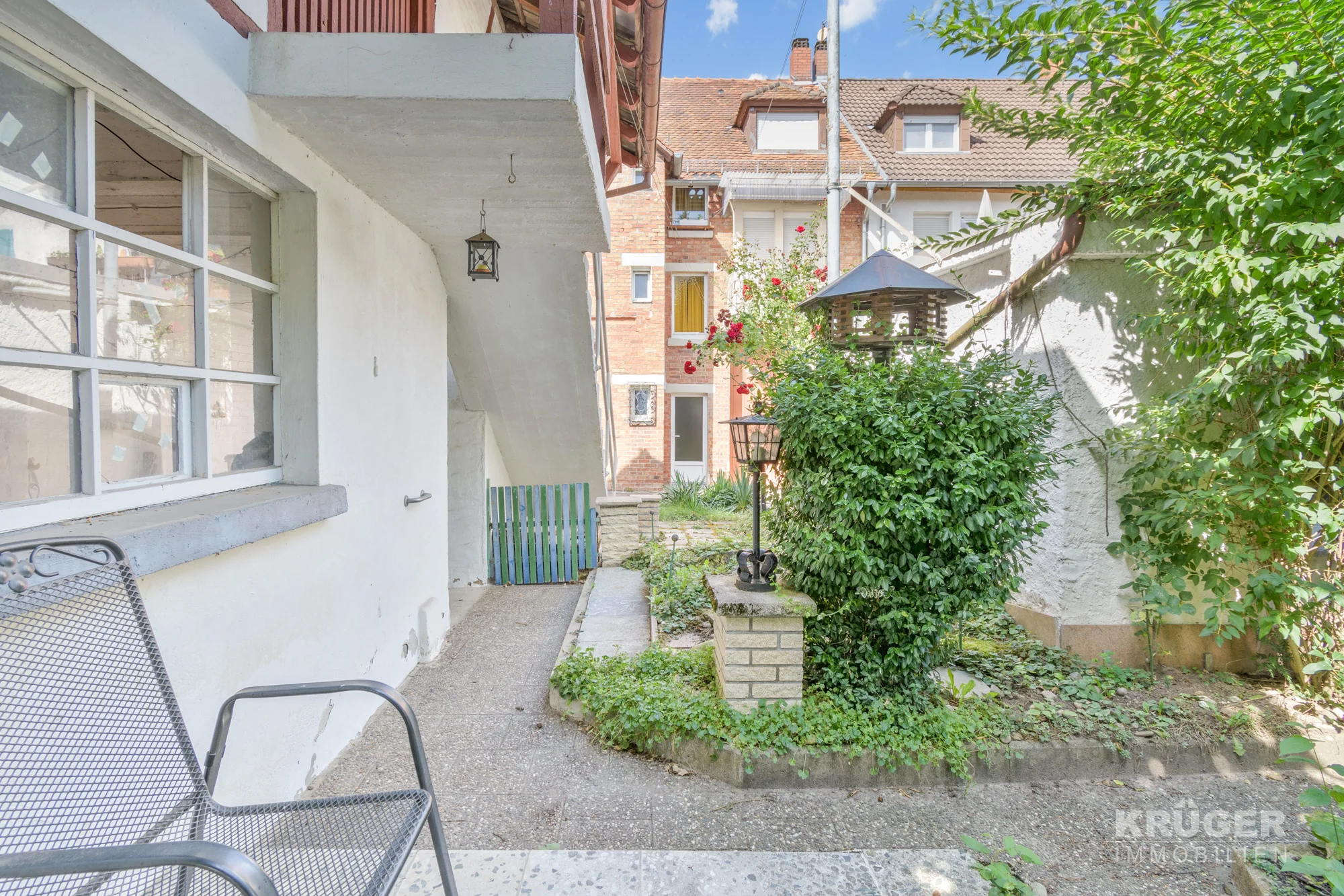 KA Durlach-Aue / sanierungsbedürftiges MFH mit Rückgebäude, Garage und Garten / zeitnah freiwerdend