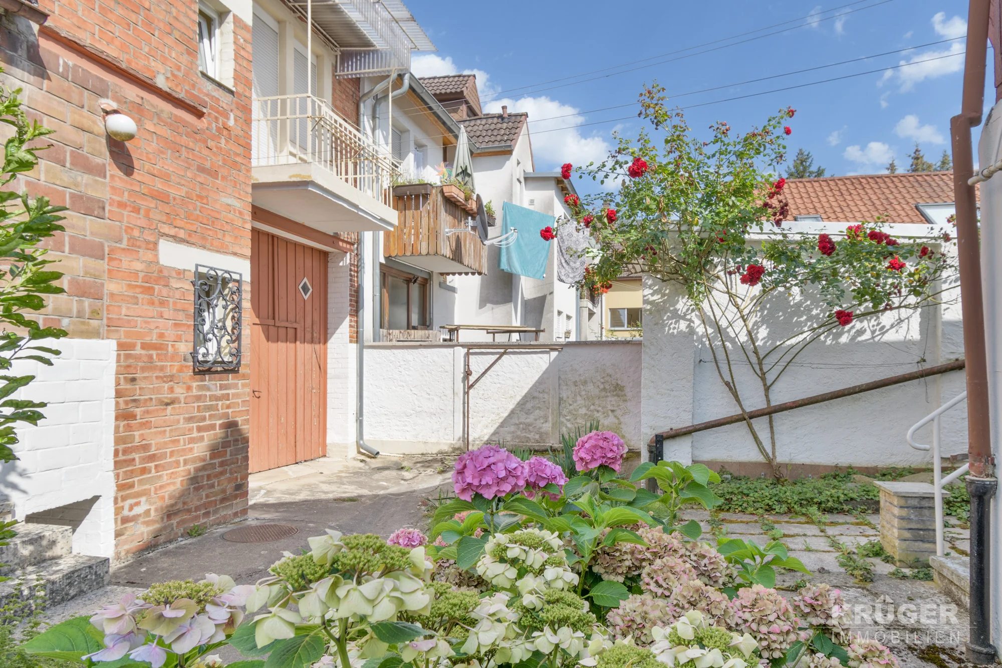 KA Durlach-Aue / sanierungsbedürftiges MFH mit Rückgebäude, Garage und Garten / zeitnah freiwerdend