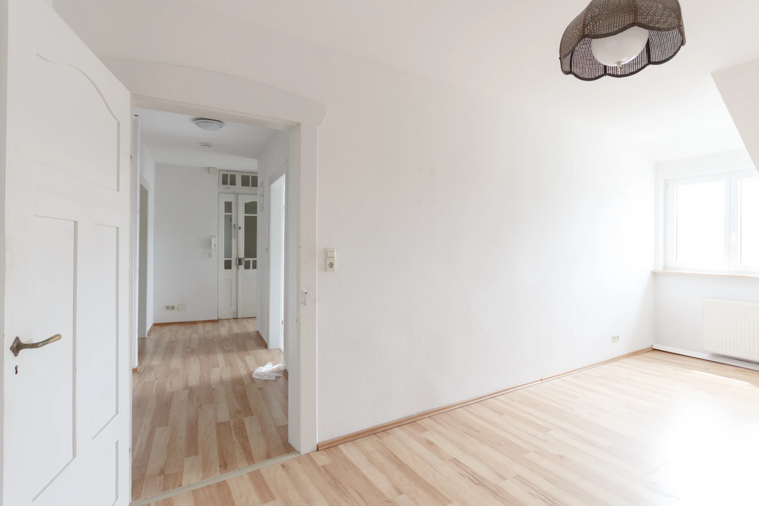 Karlsruhe-Durlach / helle 3-Zimmer-DG-Whg / sofort bezugsfrei!