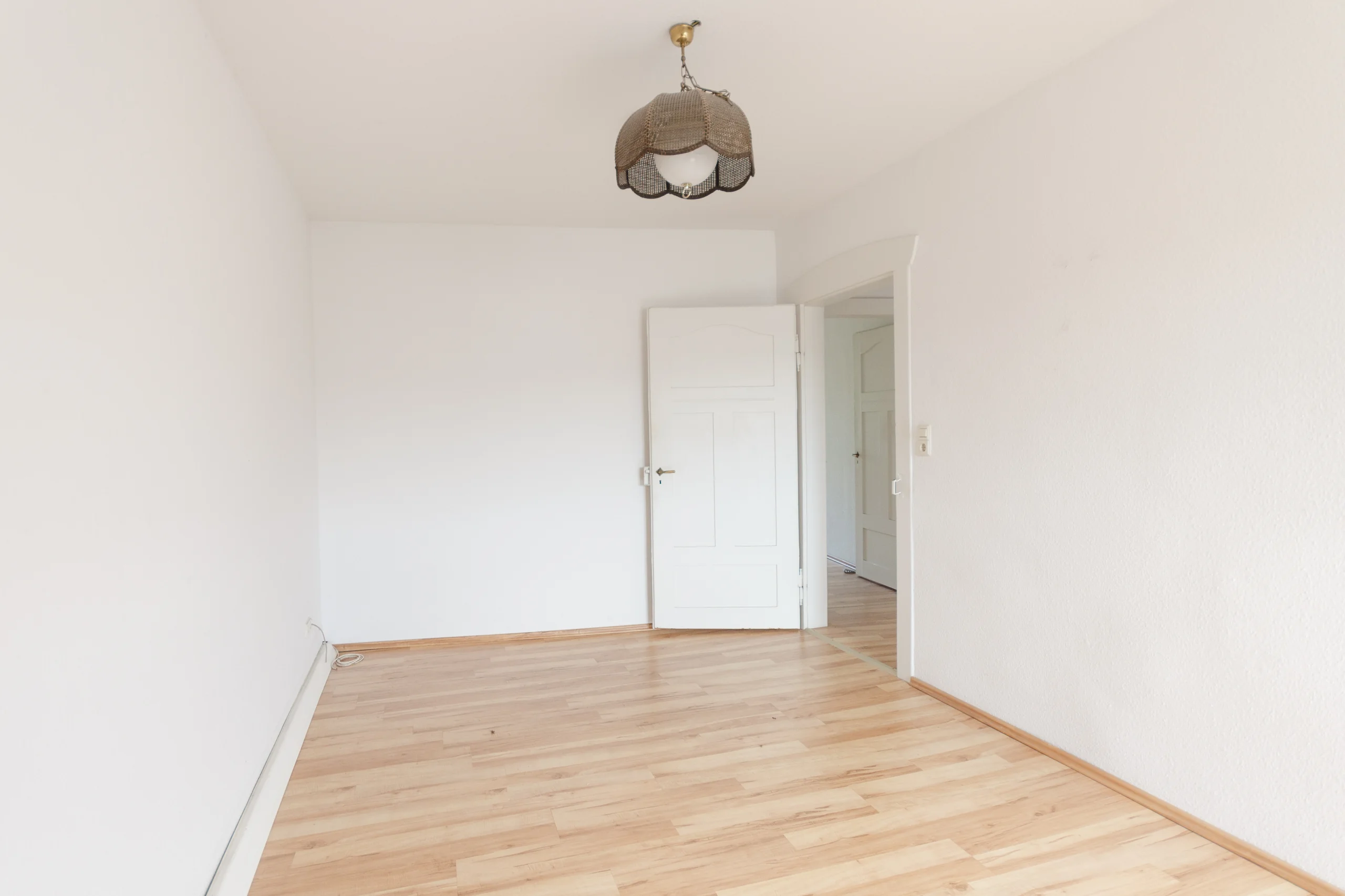 Karlsruhe-Durlach / helle 3-Zimmer-DG-Whg / sofort bezugsfrei!
