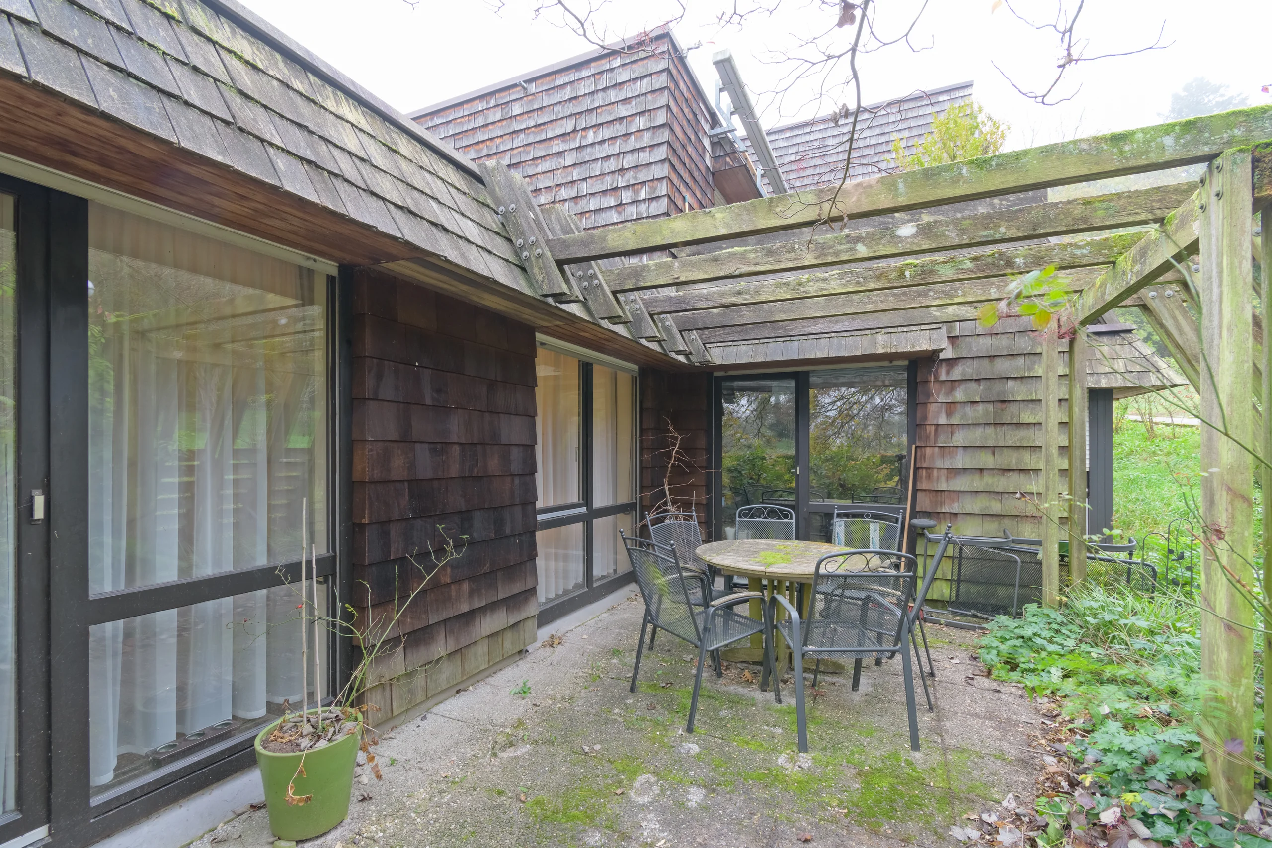 KA-Durlach-Geigersberg / weitläufige & gut geschnittene ETW in Terrassenhaus mit Keller, TG-Stellplatz und Terrasse in Waldrandlage / bezugsfrei