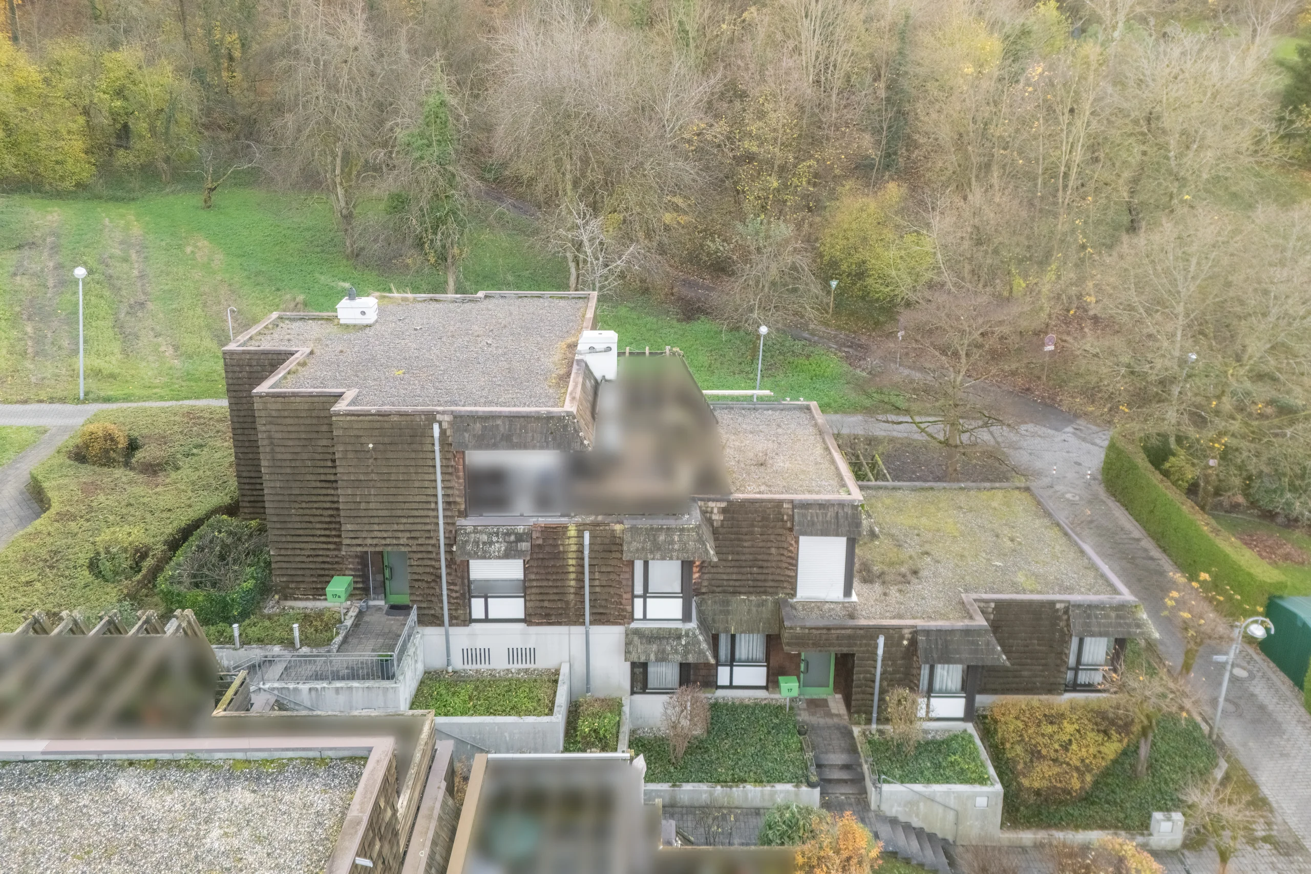 KA-Durlach-Geigersberg / weitläufige & gut geschnittene ETW in Terrassenhaus mit Keller, TG-Stellplatz und Terrasse in Waldrandlage / bezugsfrei