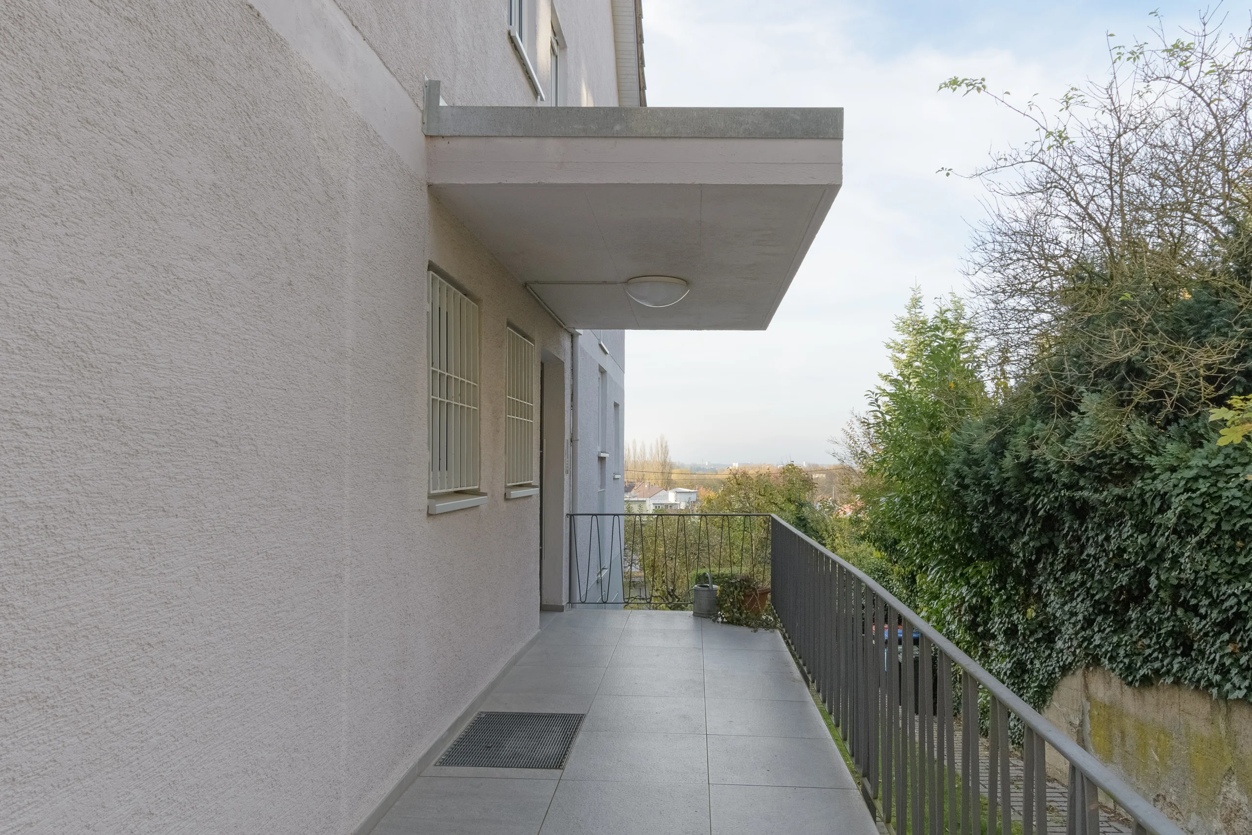 KA-Durlach / gepflegtes MFH mit drei Wohnungen, Balkonen und Gartengrundstück in ruhiger Halbhöhenlage am Turmberg
