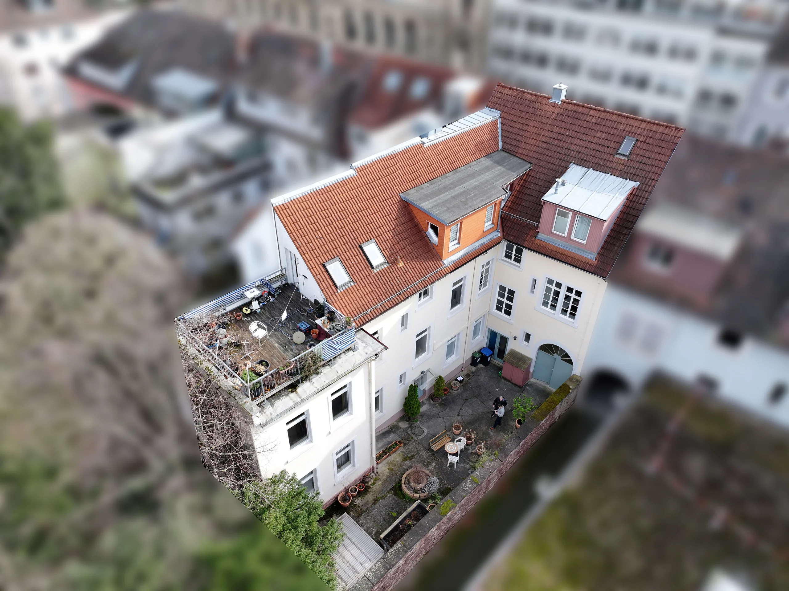 Stilvolles Mehrfamilienhaus mit sechs Einheiten in unmittelbarer Nähe zum Karlsruher Schloss / KA-Innenstadt-West
