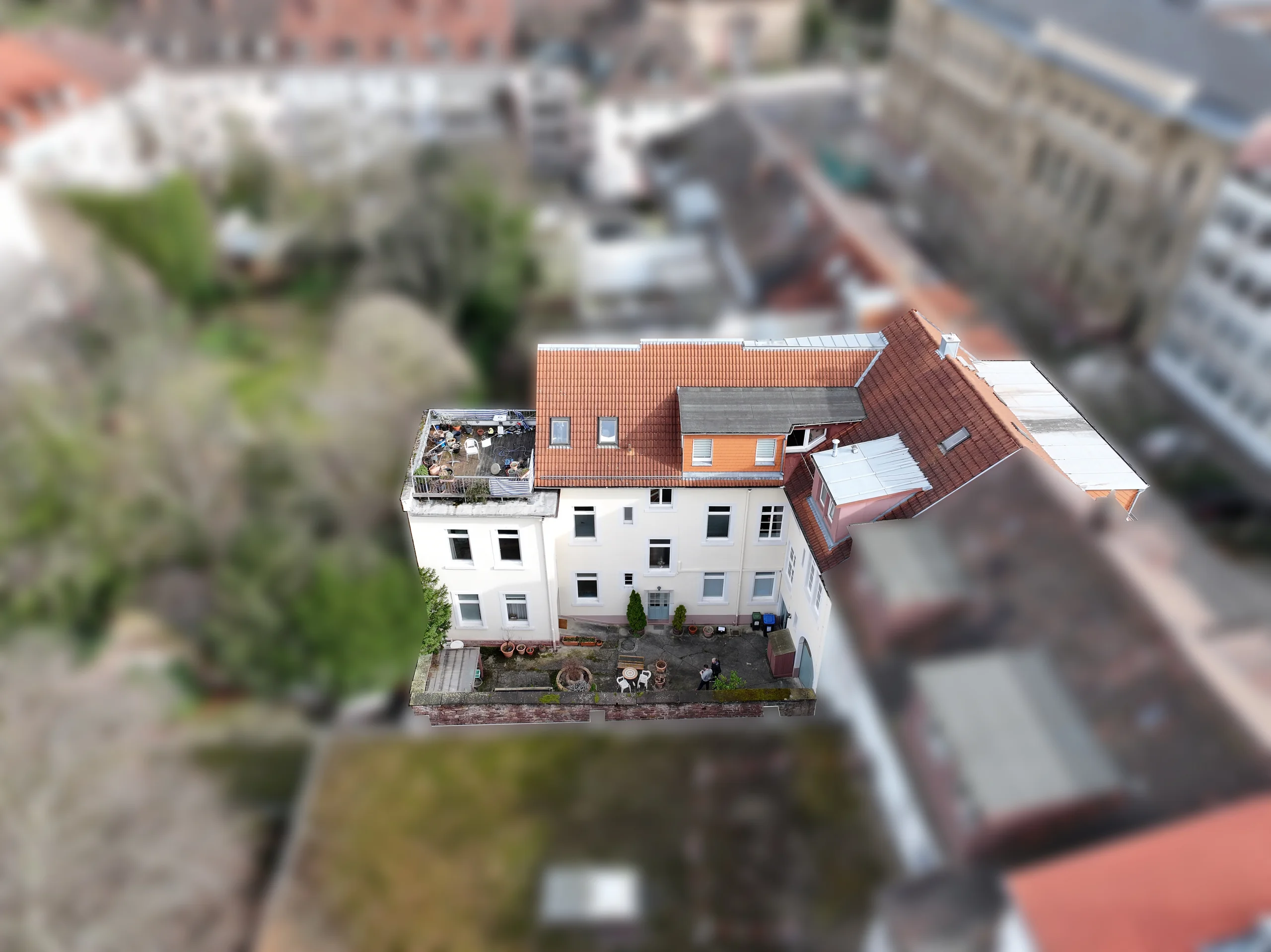 Stilvolles Mehrfamilienhaus mit sechs Einheiten in unmittelbarer Nähe zum Karlsruher Schloss / KA-Innenstadt-West