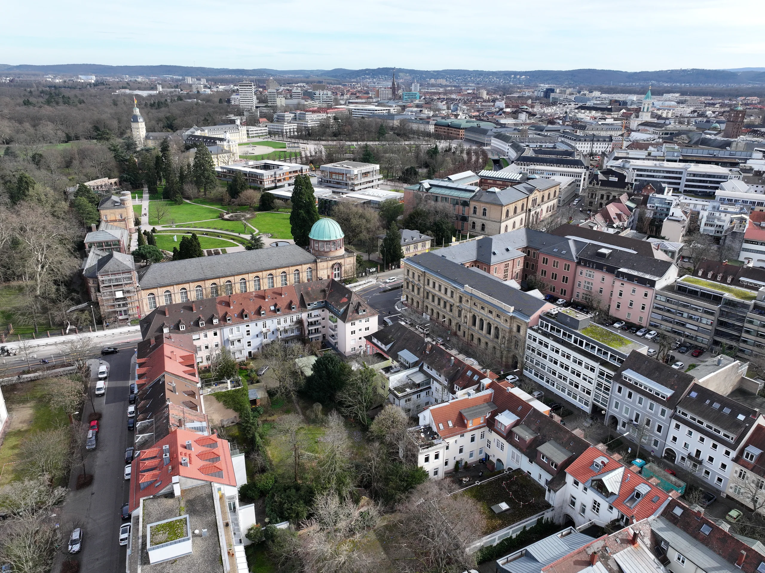 Stilvolles Mehrfamilienhaus mit sechs Einheiten in unmittelbarer Nähe zum Karlsruher Schloss / KA-Innenstadt-West