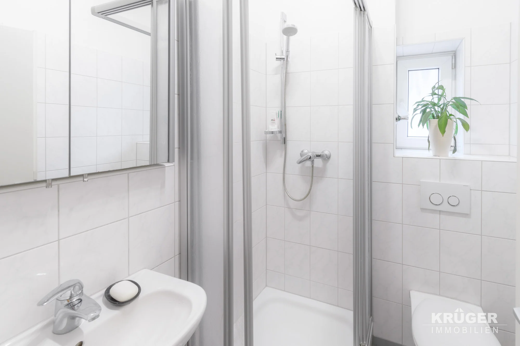 KA-Durlach in Bahnhofsnähe / helle 1-Zi-Altbau-Whg mit EBK / vermietet