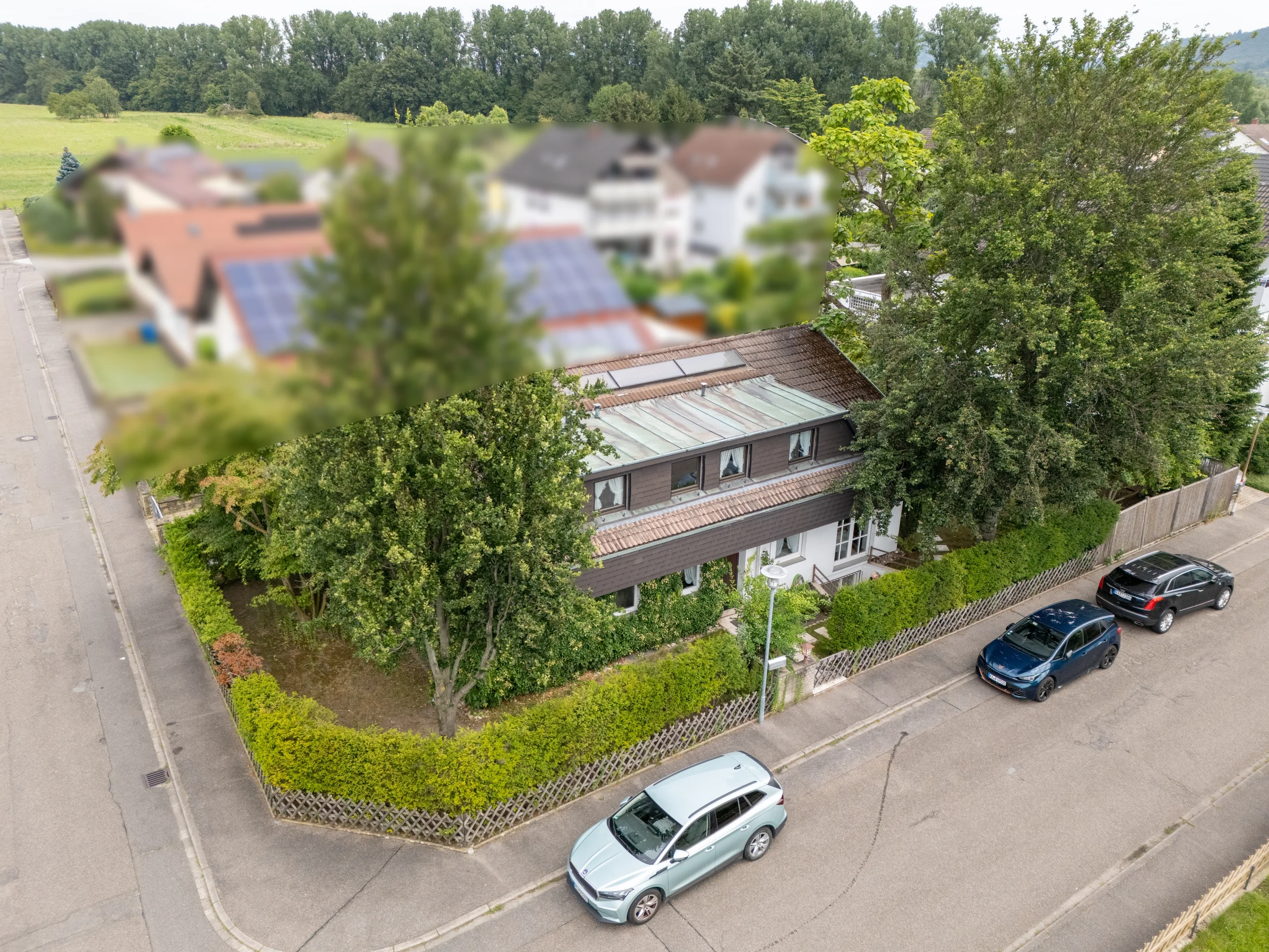 Ettlingen-Bruchhausen / geräumiges Einfamilienhaus mit Garten, Garage, Hobbyraum & Büroräumen