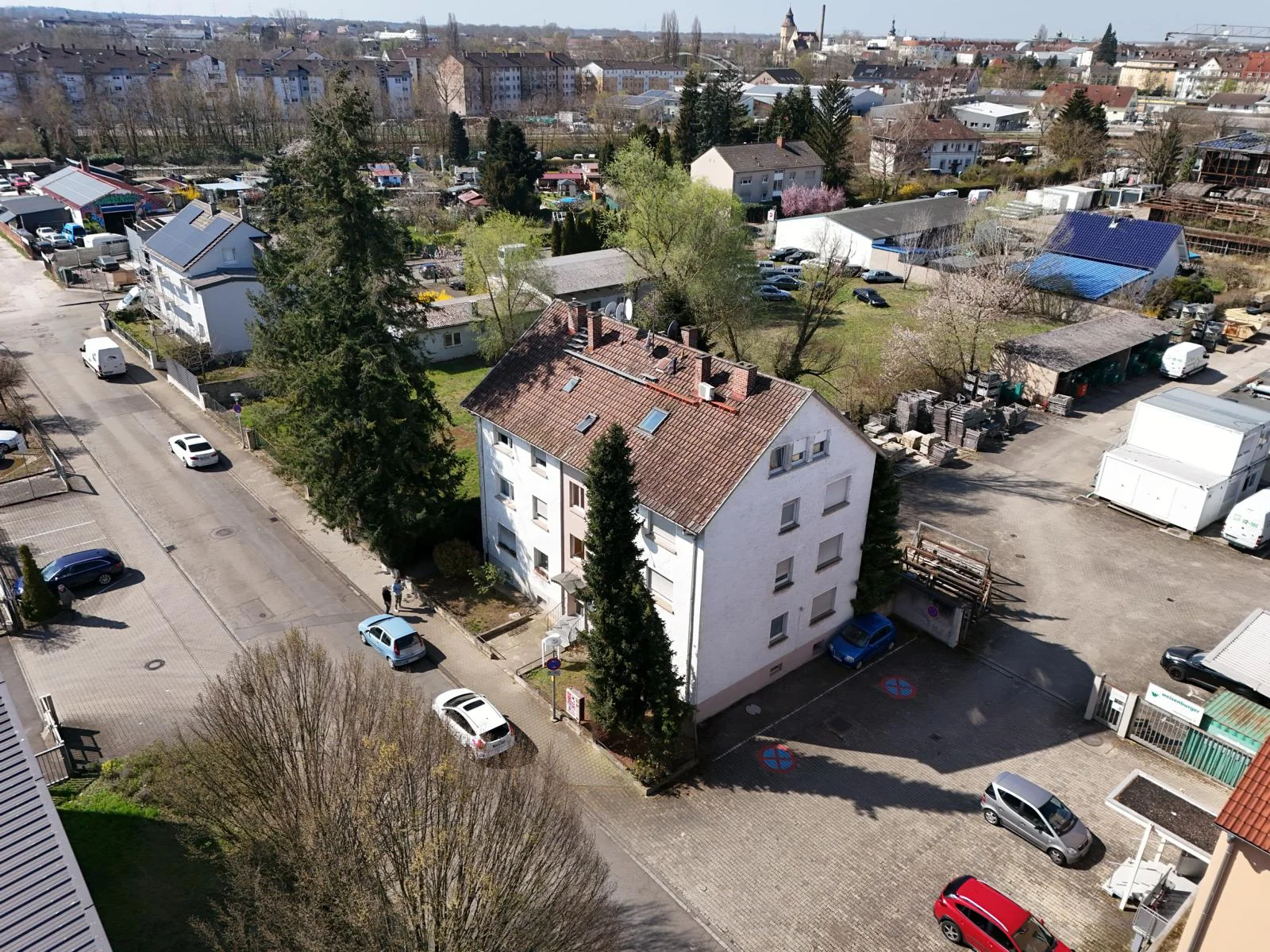 Rastatt / Mehrfamilienhaus mit 8 Wohneinheiten in Bahnhofsnähe / 1 Wohnung frei